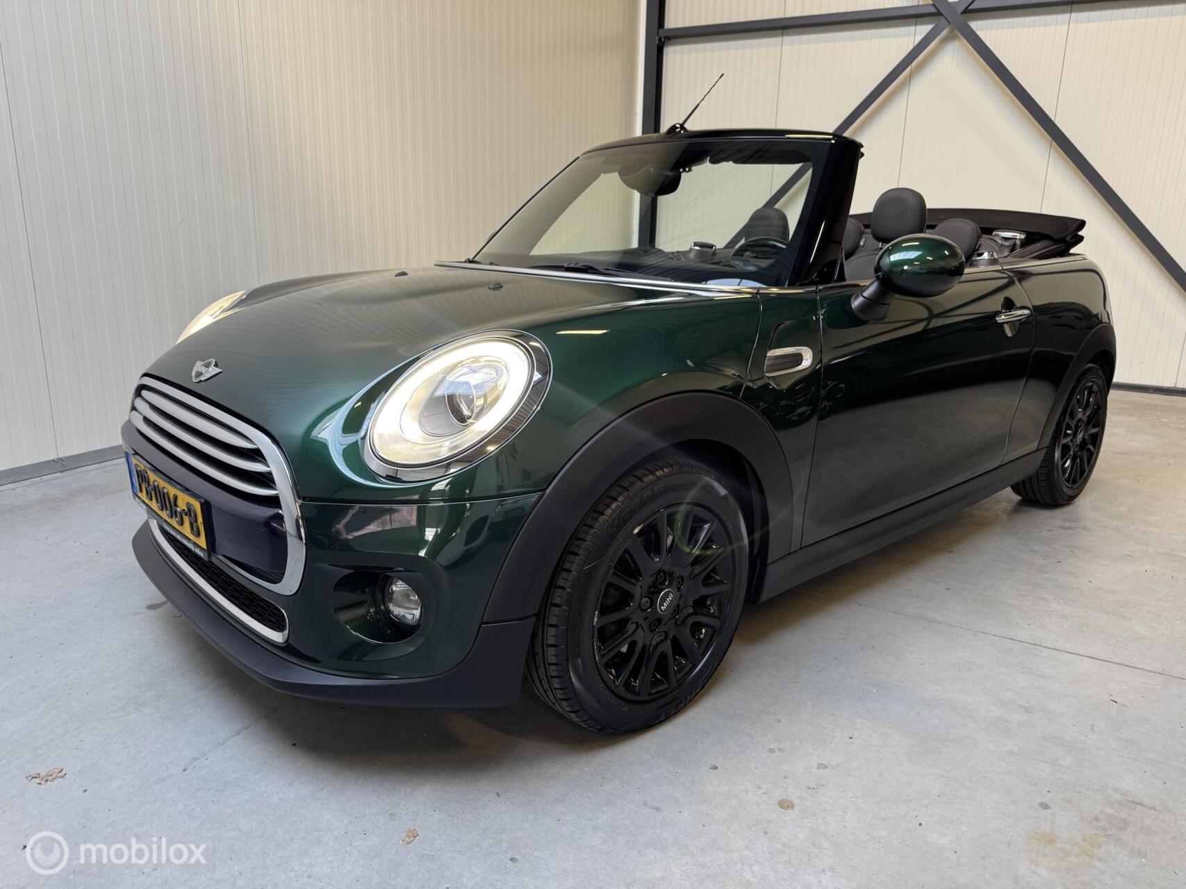 Mini Cooper 1.5 Cooper Pepper Serious Business 2017 - voorkant