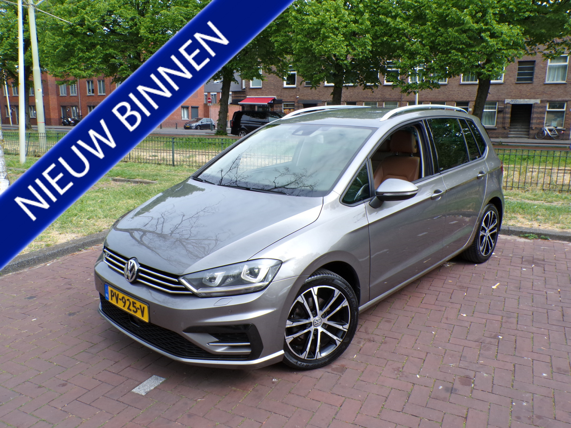 Volkswagen Golf Sportsvan 1.2 TSI Connected Series 2016 - voorkant