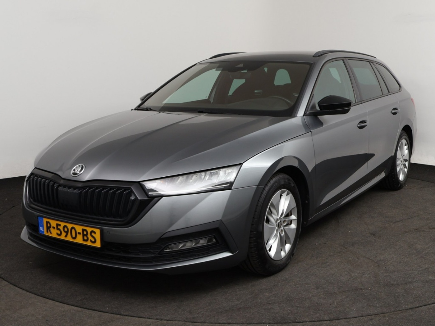Skoda Octavia 1.0 e-TSI Sport Business | Sportstoelen • Dealeronderhouden • LED 2022 - voorkant