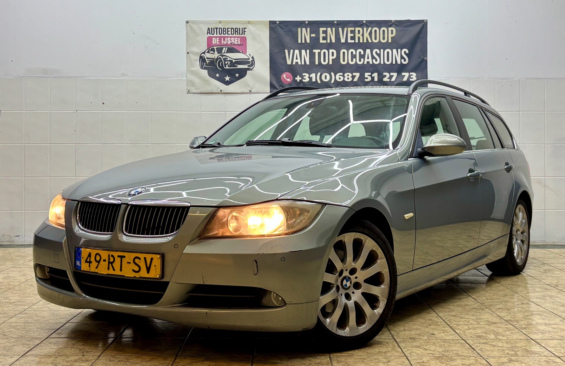 BMW 3er Reihe 325i High Executive/AUTOMAAT/RIJKLAAR 2005 - voorkant