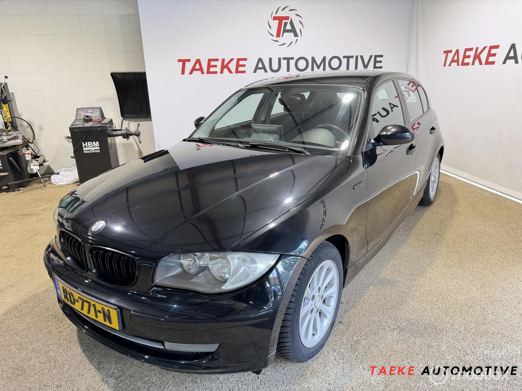 BMW 1er Reihe 116i CLIMA/CRUISE/APK/CARPLAY 2007 - voorkant