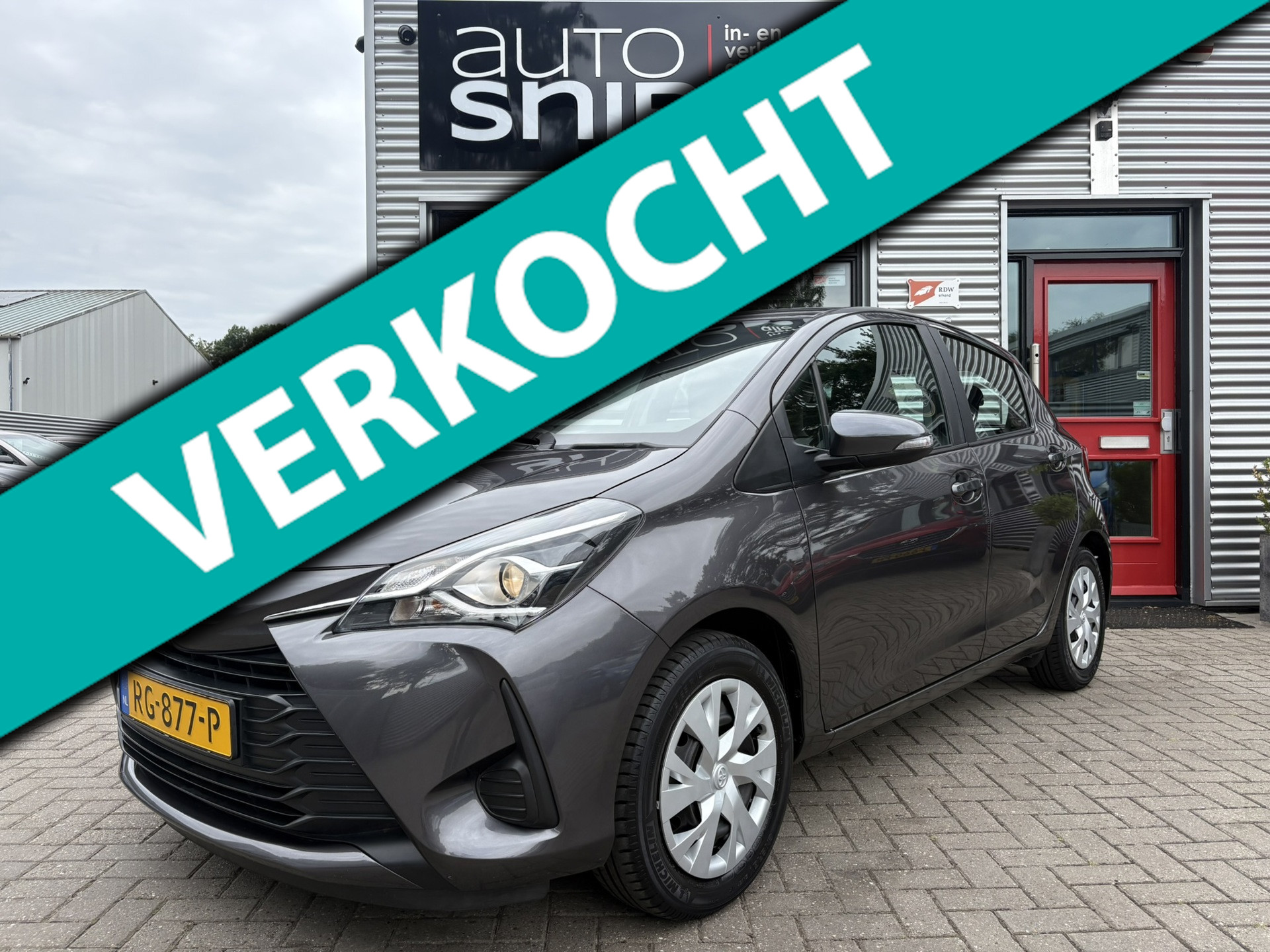 Toyota Toyota Yaris 1.0 VVT-i Aspiration -5DRS.-CLIMA-CRUISECONTROL-CAMERA-BLUETOOTH-TREKHAAK-ORIGINEEL NEDERLANDS!-83.957 KM'S!-ETC. 2017 - voorkant