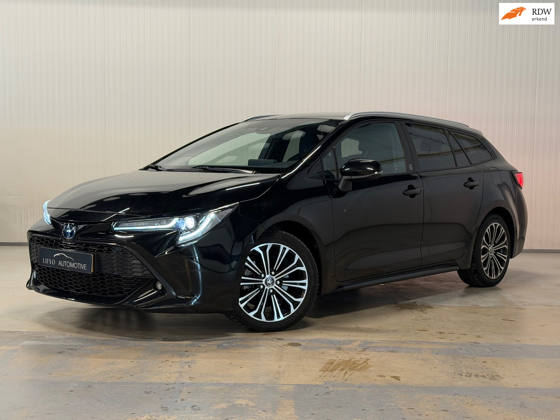 Toyota Toyota Corolla 2.0 Hybrid Dynamic | CAMERA | LED | BLACK OPTIC | MILD HYBRIDE 2022 - voorkant