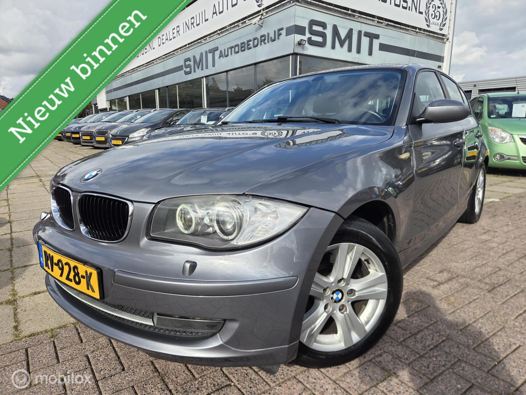 BMW 1er Reihe 118i 2009 - voorkant