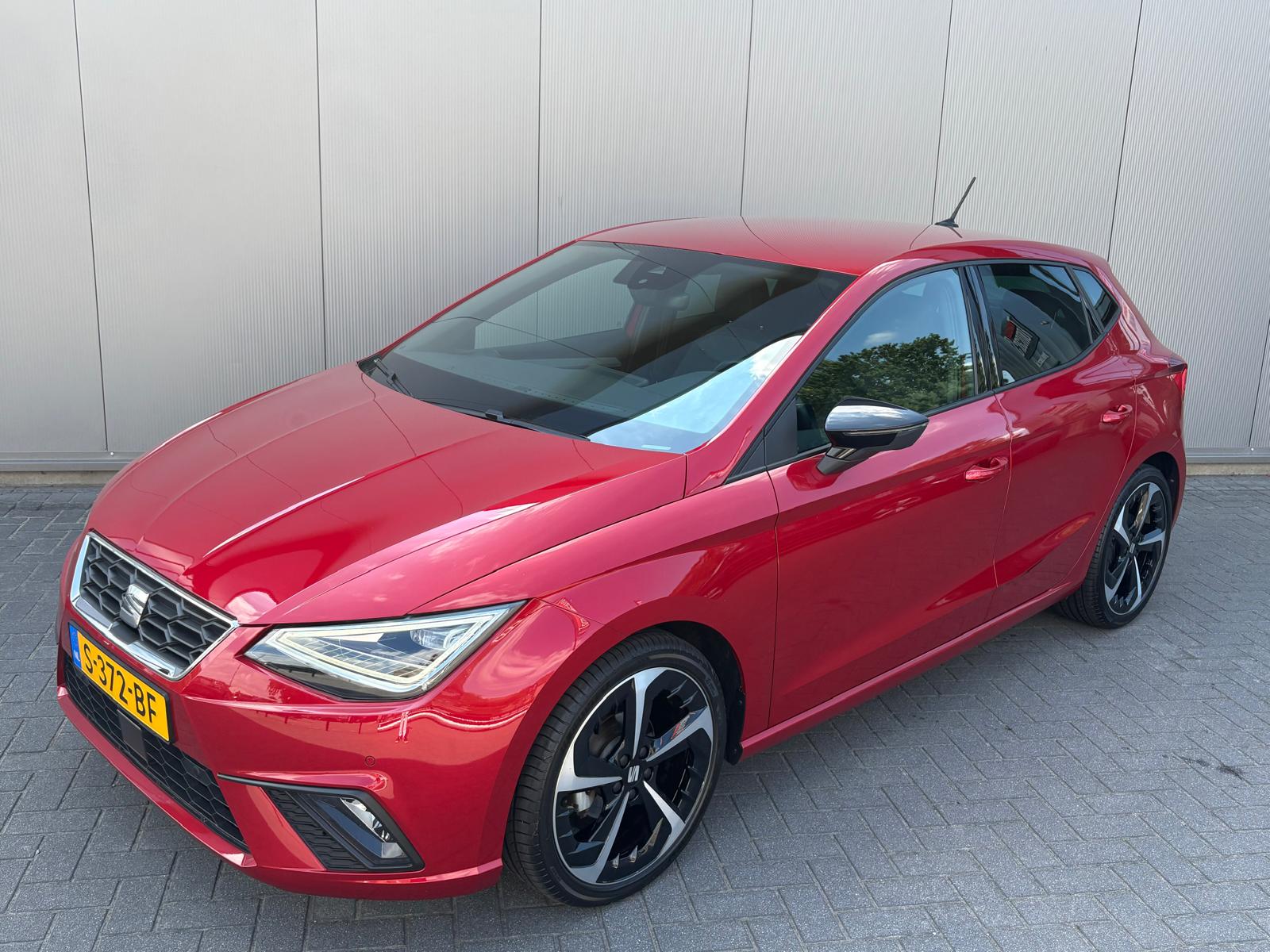 Seat Ibiza 95PK EcoTSI FR Business Intense Navigatie/Camera/Stoelverwarming/Full-LED 2023 - voorkant