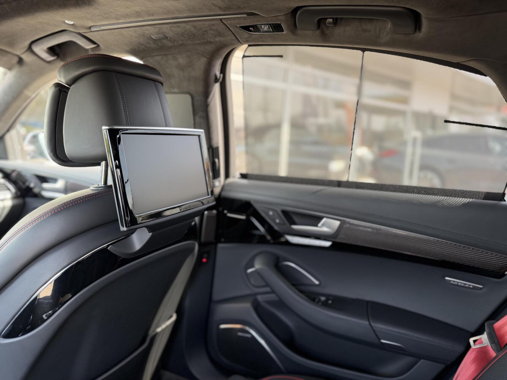 Foto van Audi S8 Plus
