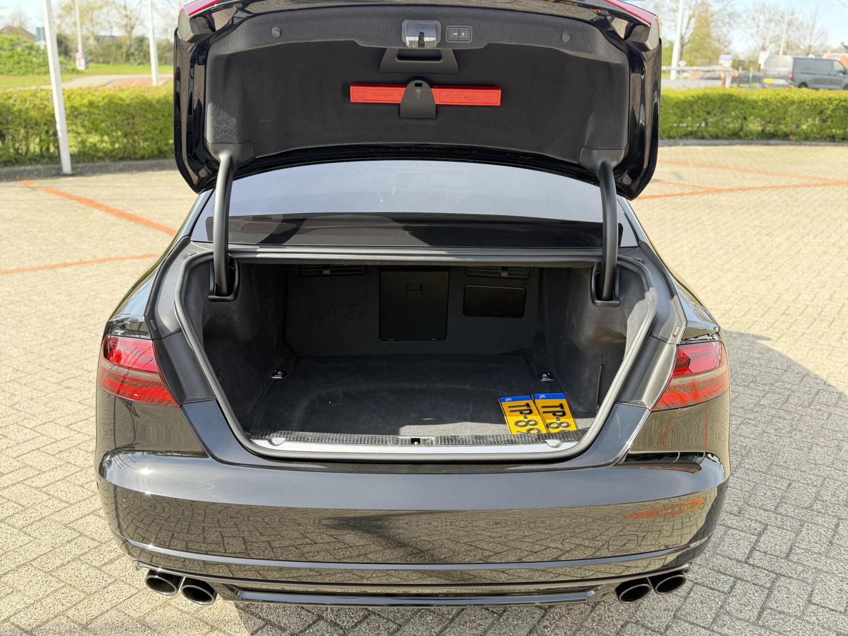 Foto van Audi S8 Plus