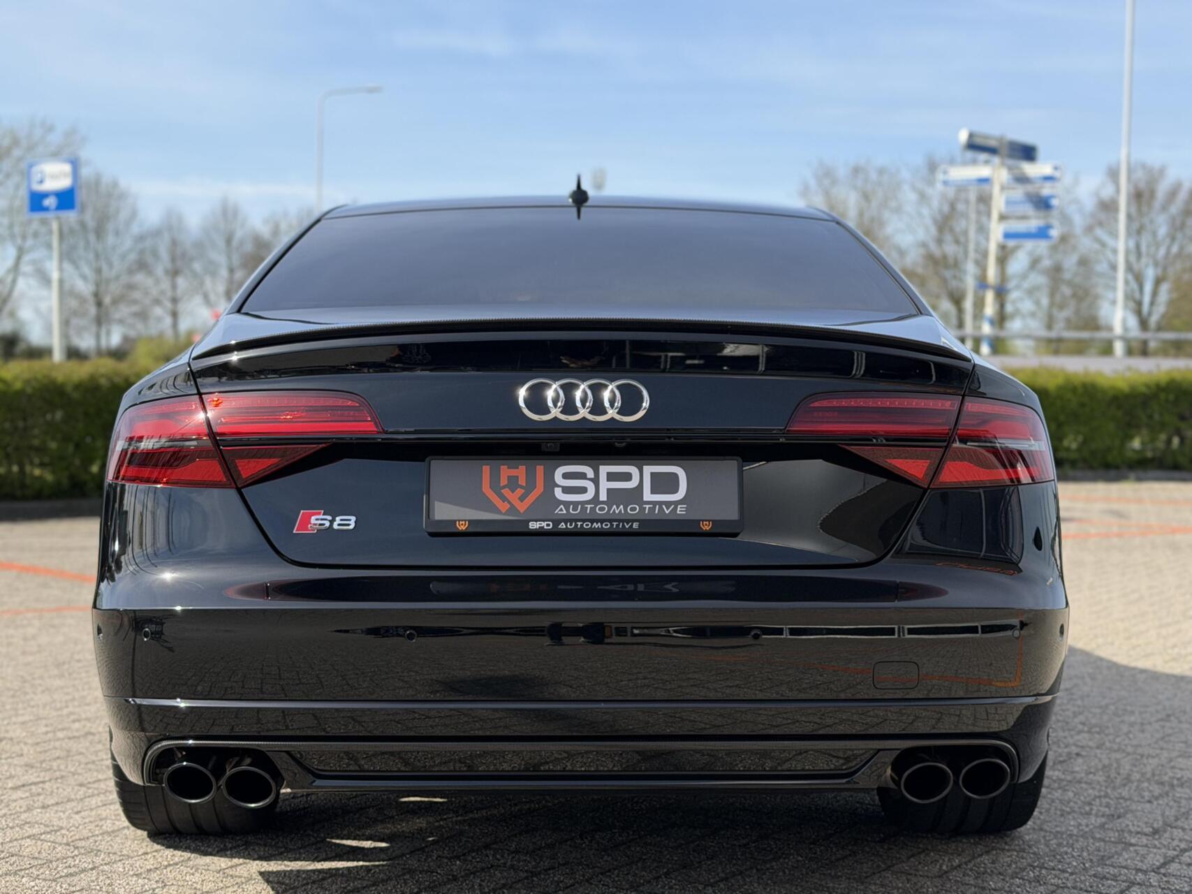 Foto van Audi S8 Plus