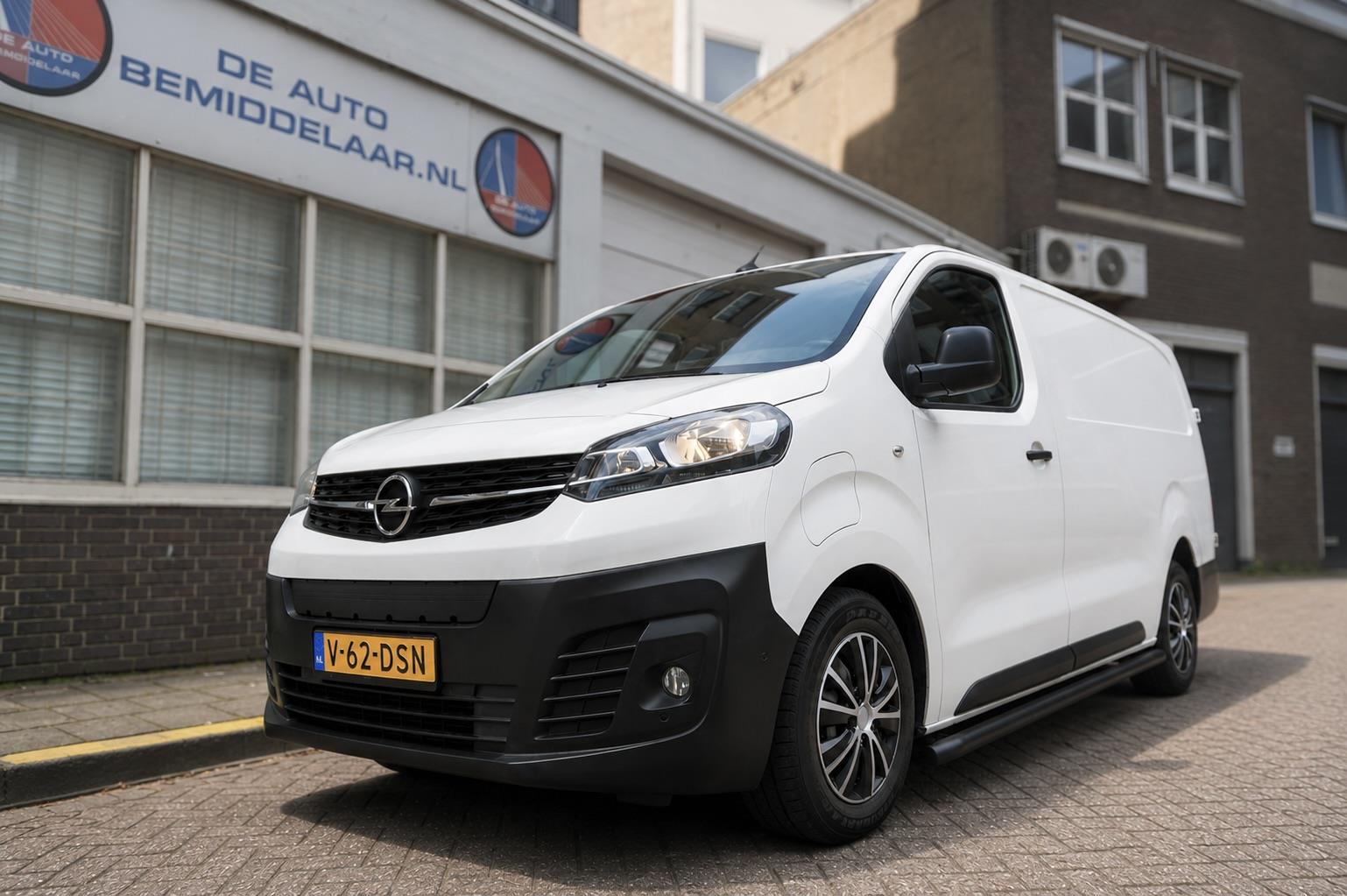 Opel Vivaro L3H1 Innovation 75 kWh | 5/26 beurt | SOH 92% | Dodehoek | HUD | Apple | Camera | PDC v+a | Navi | 2021 - voorkant