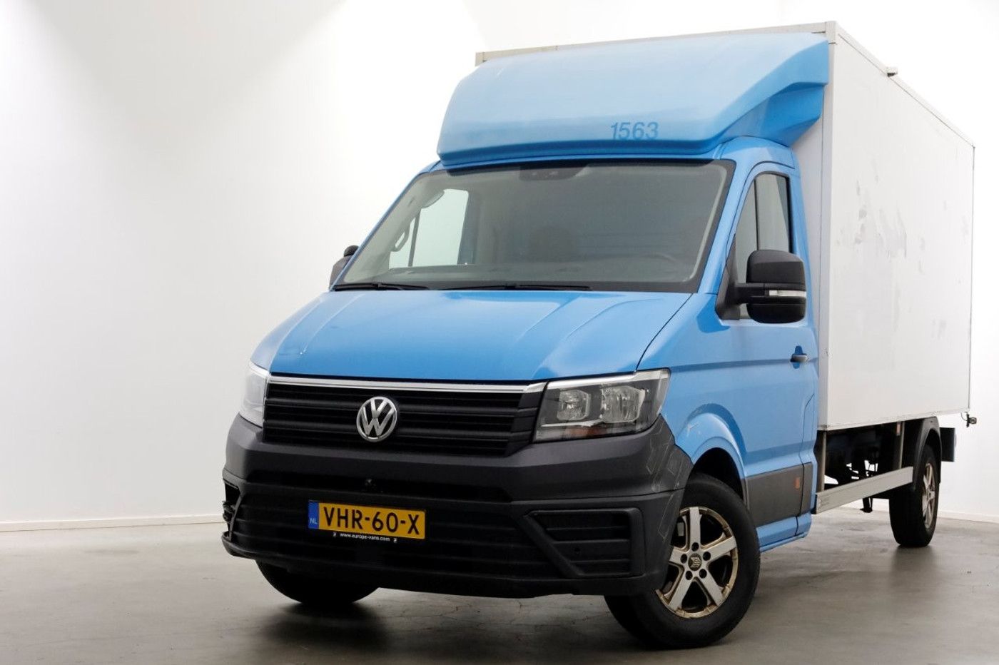 Volkswagen Crafter 35 2.0 TDI E6 Bakwagen met achterdeuren 2-Persoons 12-2020 2020 - voorkant