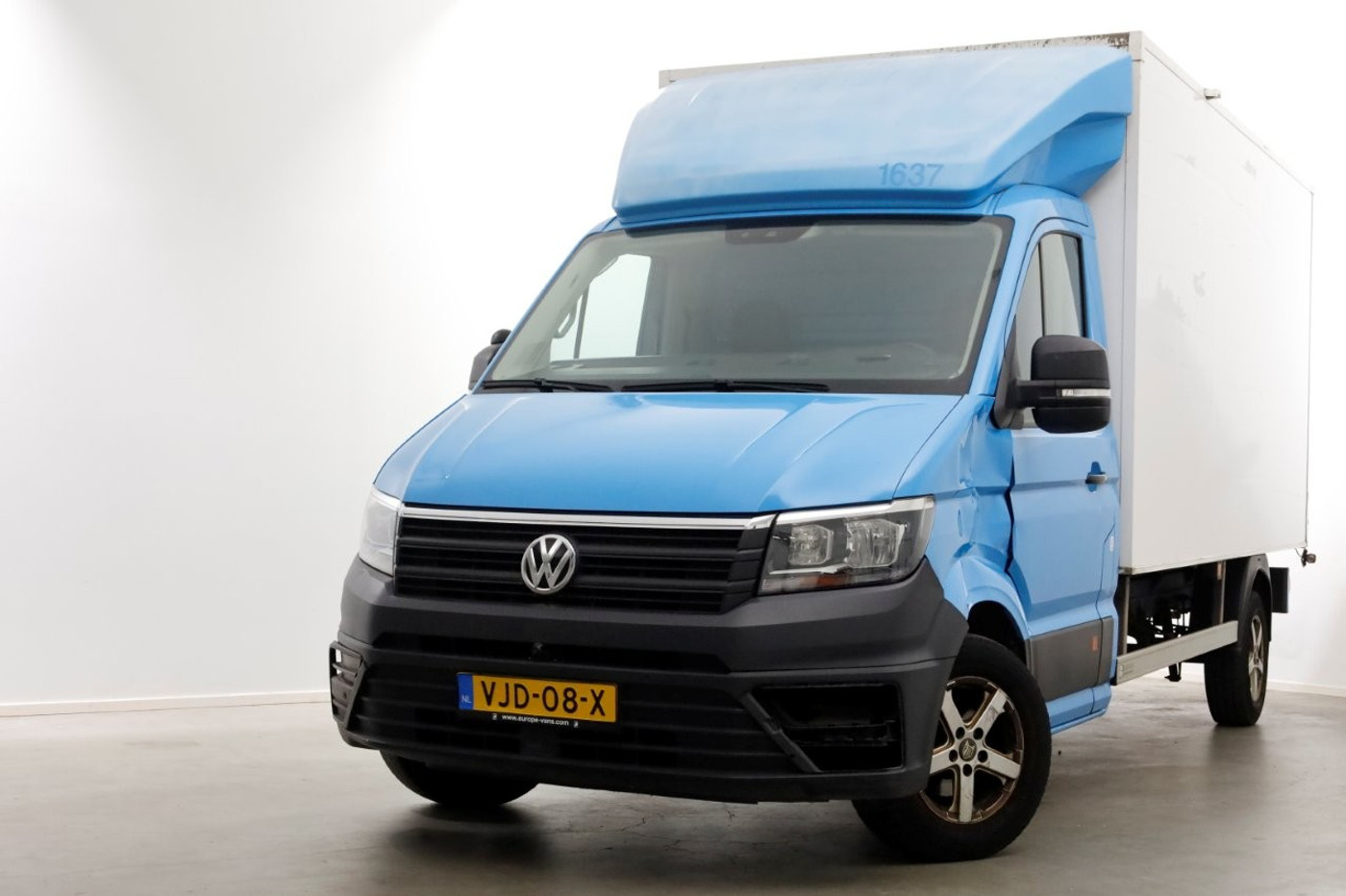 Volkswagen Crafter 35 2.0 TDI E6 Bakwagen met achterdeuren 2-Persoons 01-2021 2021 - voorkant