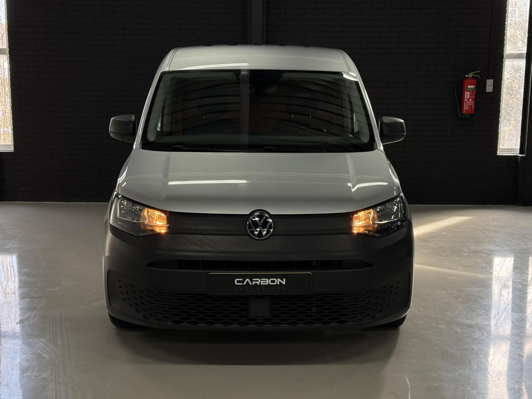Foto van Volkswagen Caddy Modified Partition Wall