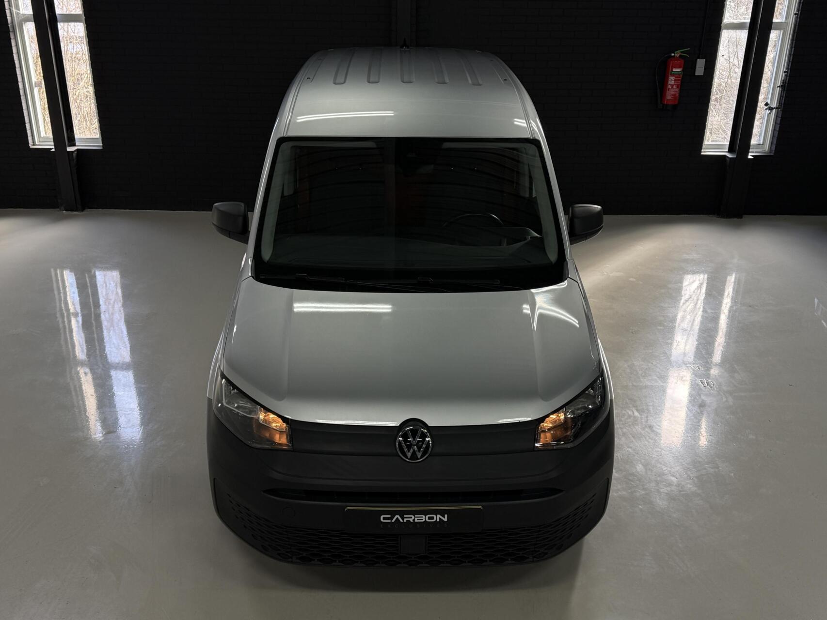 Foto van Volkswagen Caddy Modified Partition Wall