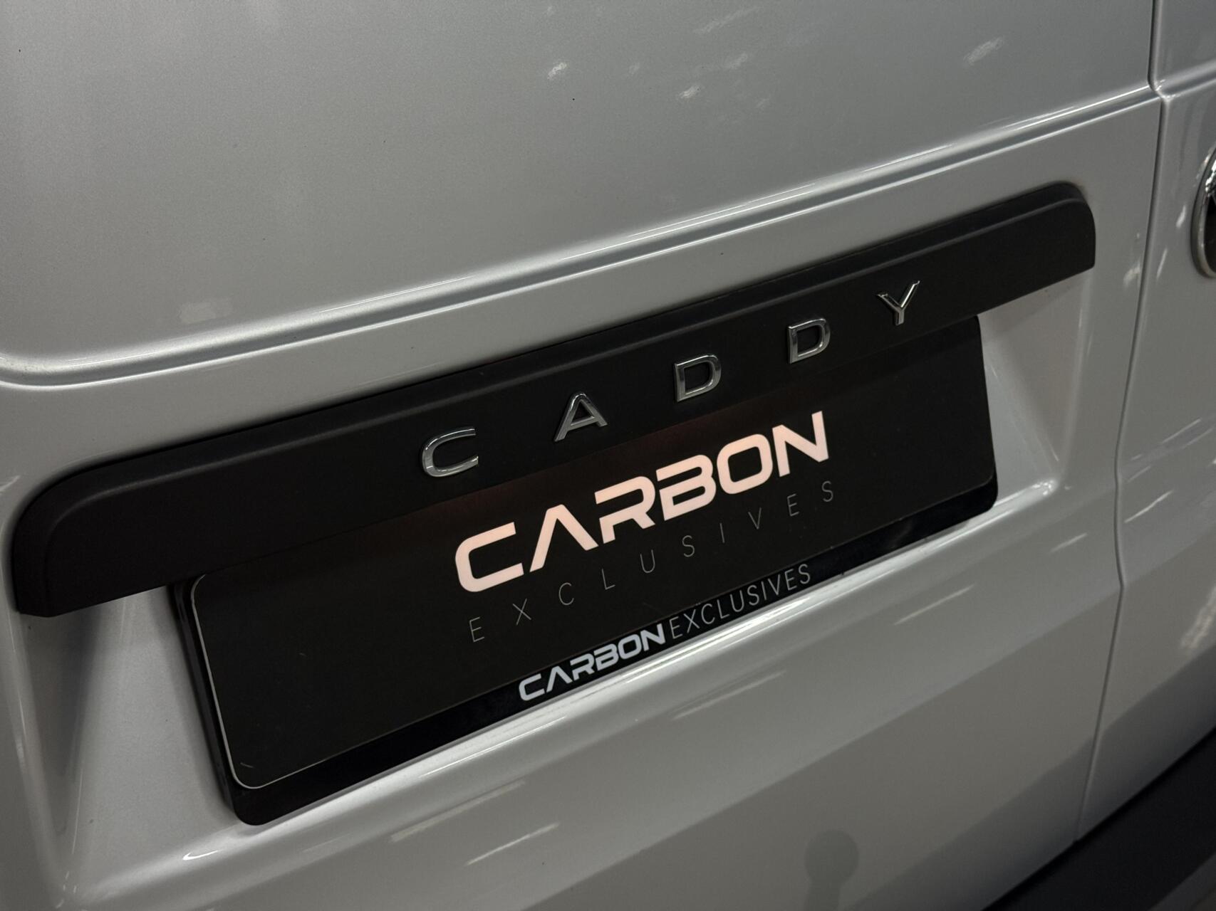 Foto van Volkswagen Caddy Modified Partition Wall