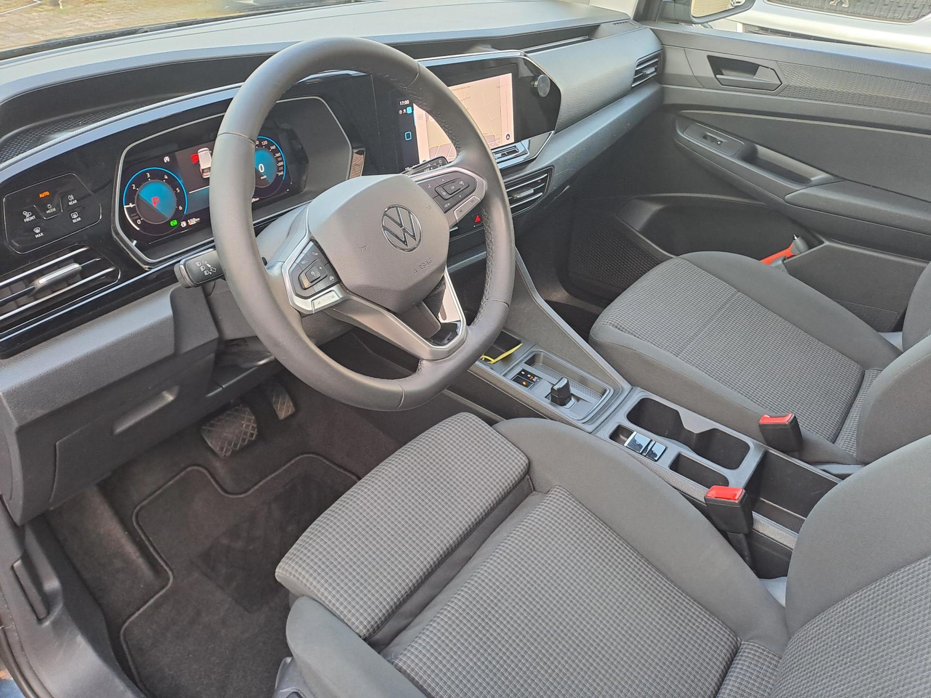 Foto van Volkswagen Caddy Modified Partition Wall