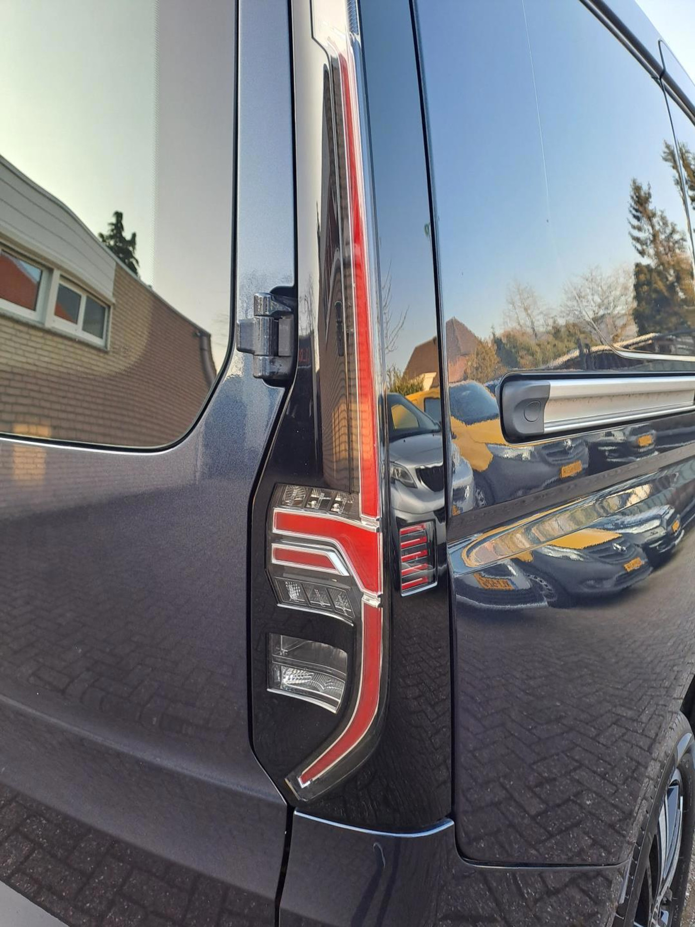 Foto van Volkswagen Caddy Modified Partition Wall