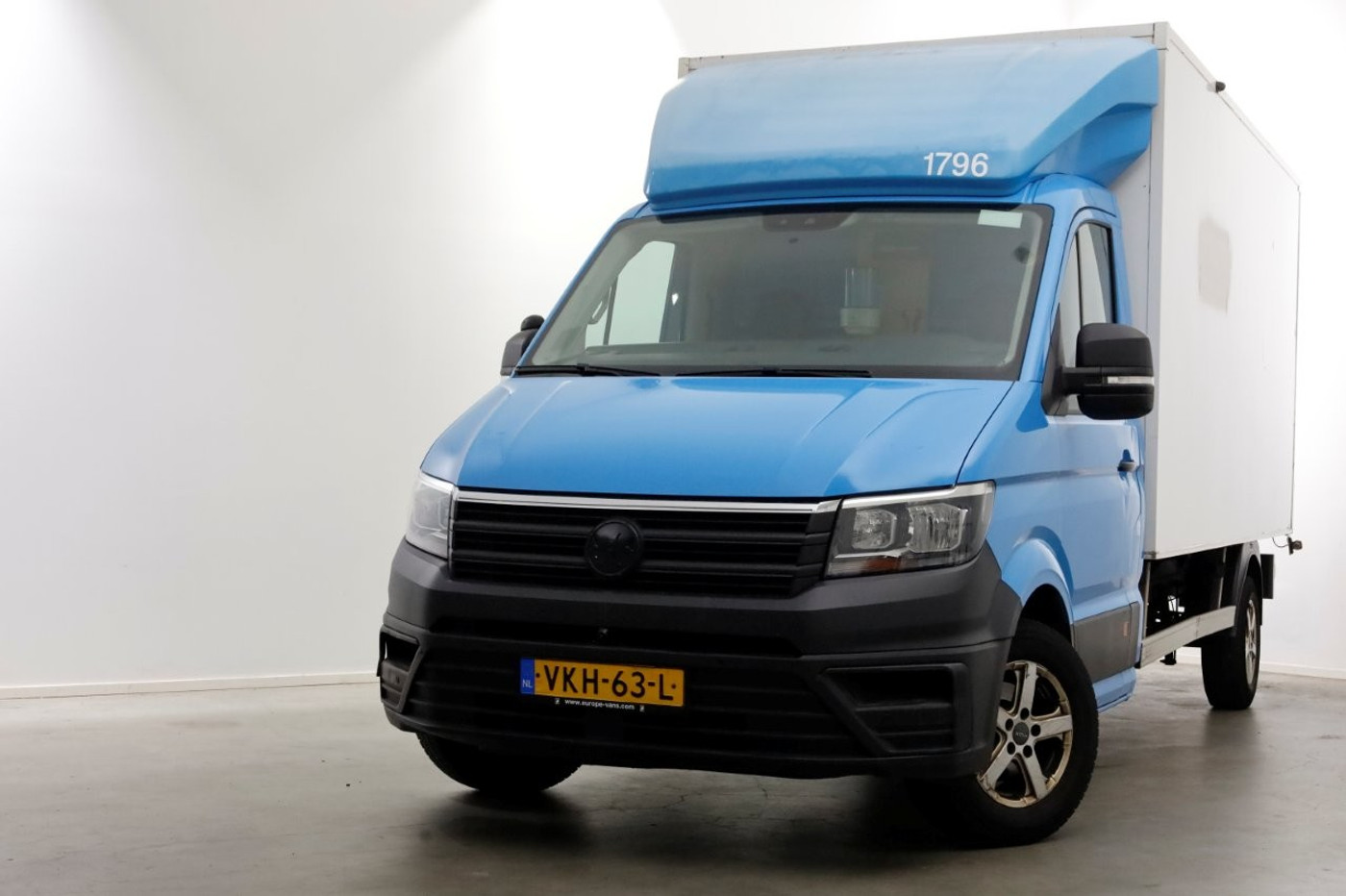 Volkswagen Crafter 35 2.0 TDI E6 Bakwagen met achterdeuren 2-Persoons 04-2021 2021 - voorkant