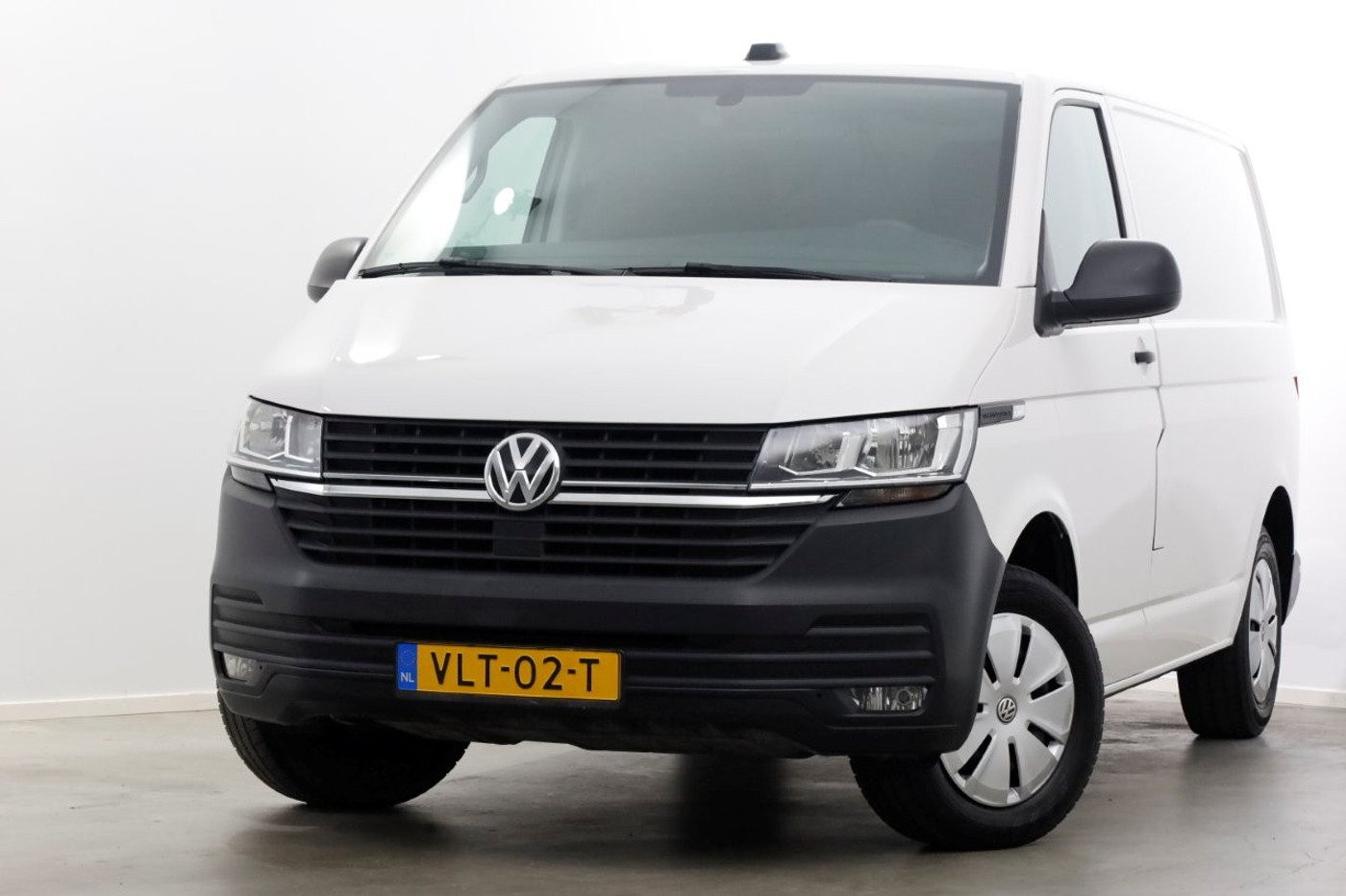Volkswagen Transporter T6.1 2.0 TDI 150pk DSG-Automaat L1H1 Airco/CarPlay/Achterklep 10-2021 2021 - voorkant