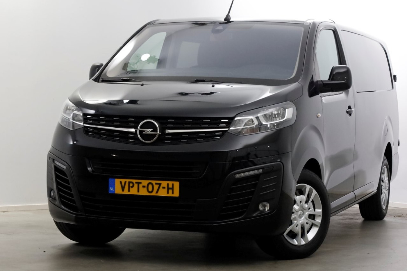 Opel Vivaro 2.0 CDTI L3H1 DC Innovation 2022 - voorkant