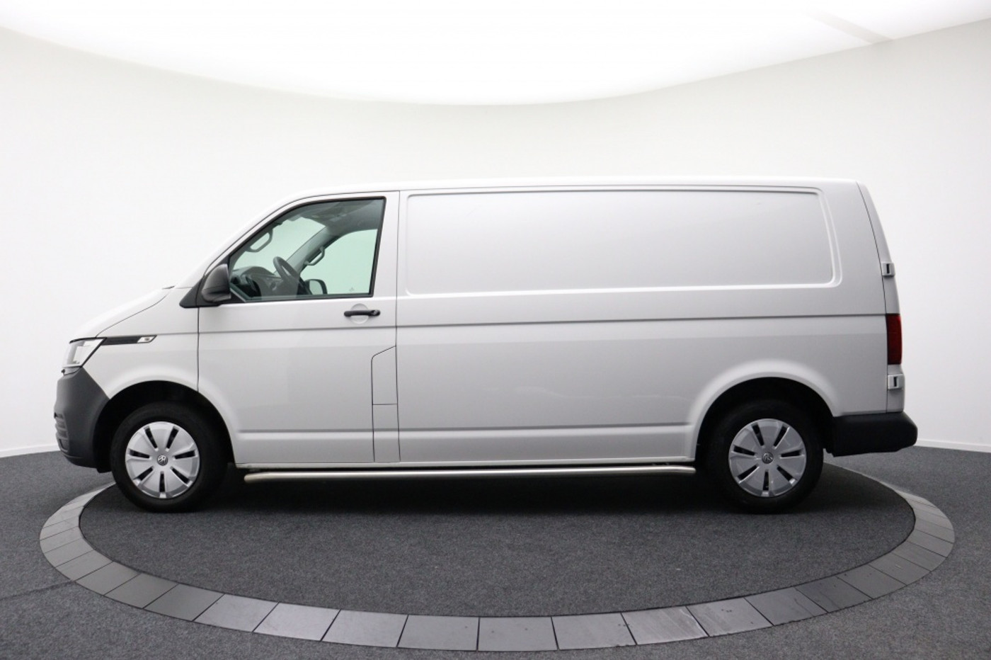 Foto van Volkswagen Caddy Modified Partition Wall