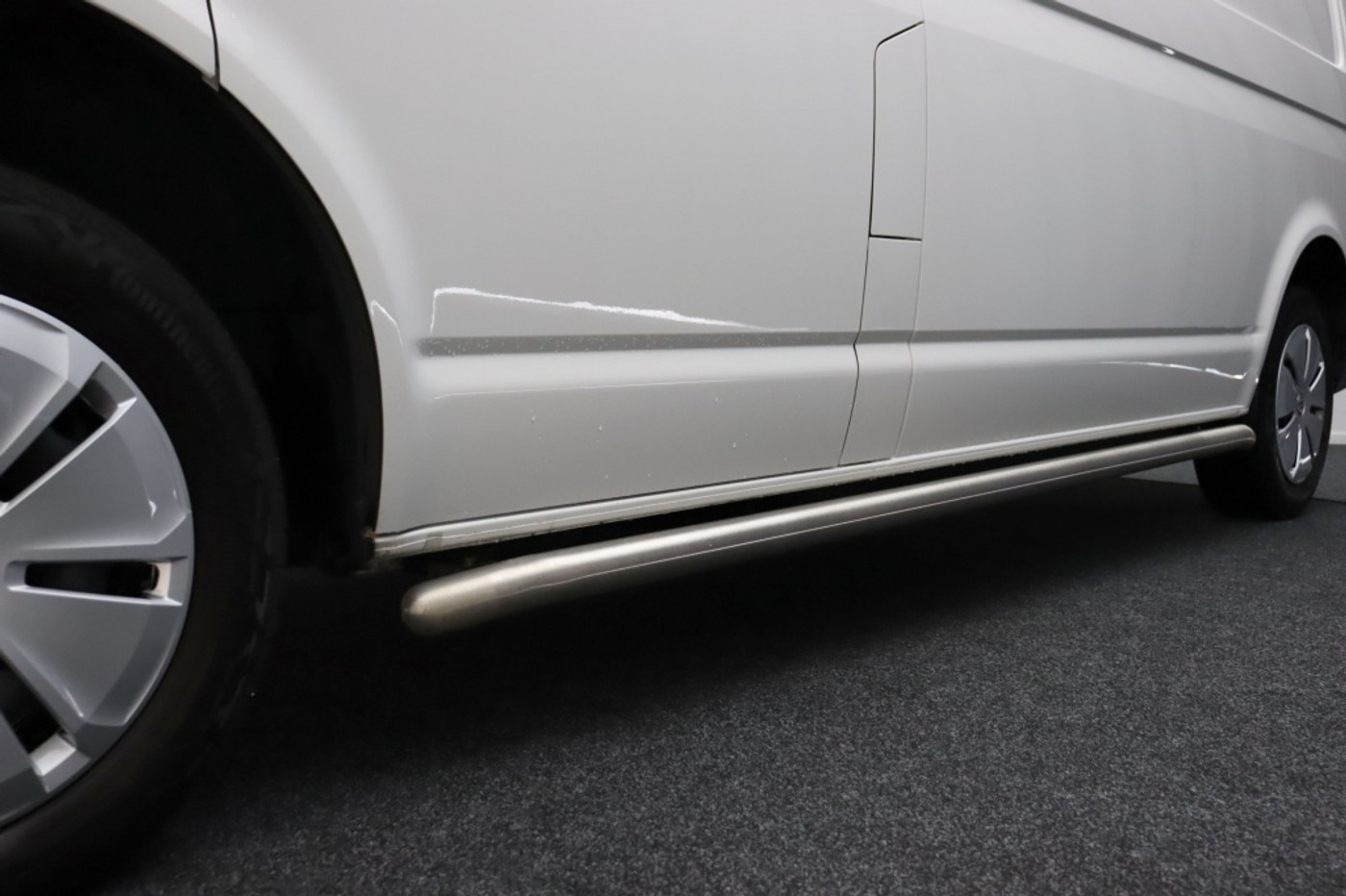 Foto van Volkswagen Caddy Modified Partition Wall