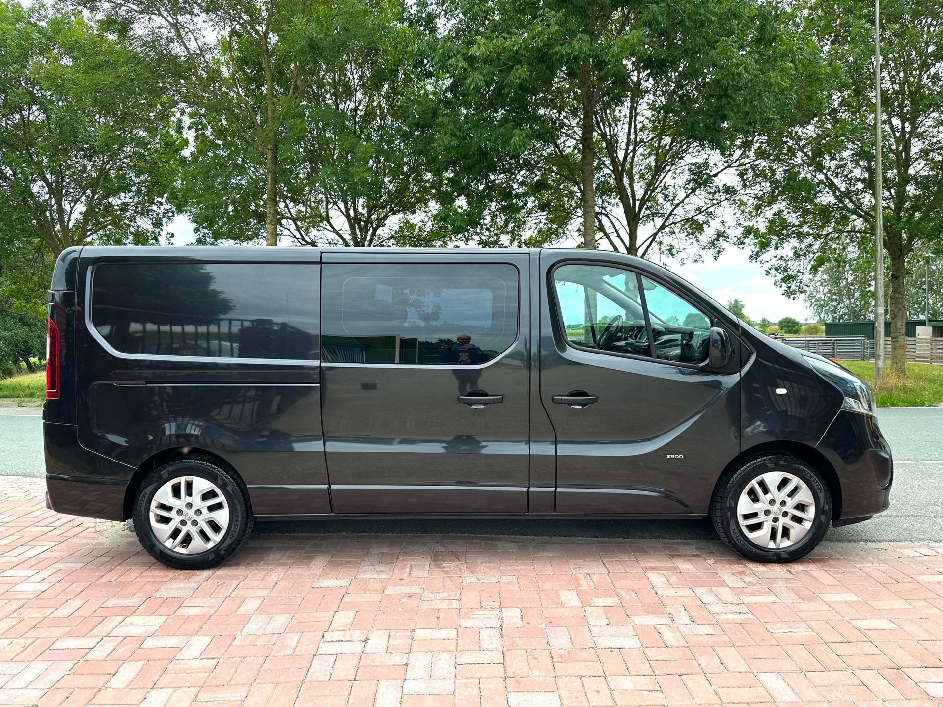 Foto van Opel Vivaro-b