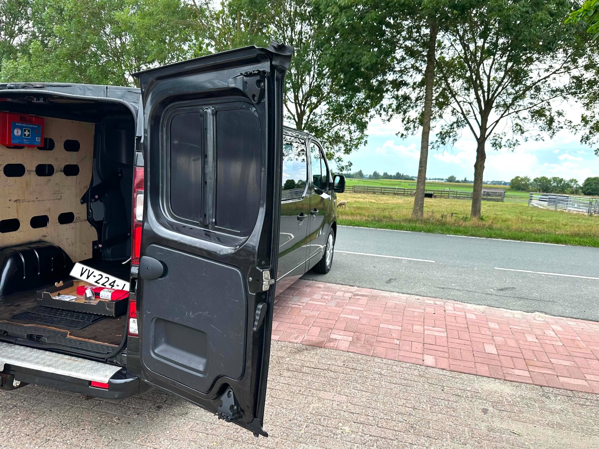 Foto van Opel Vivaro-b