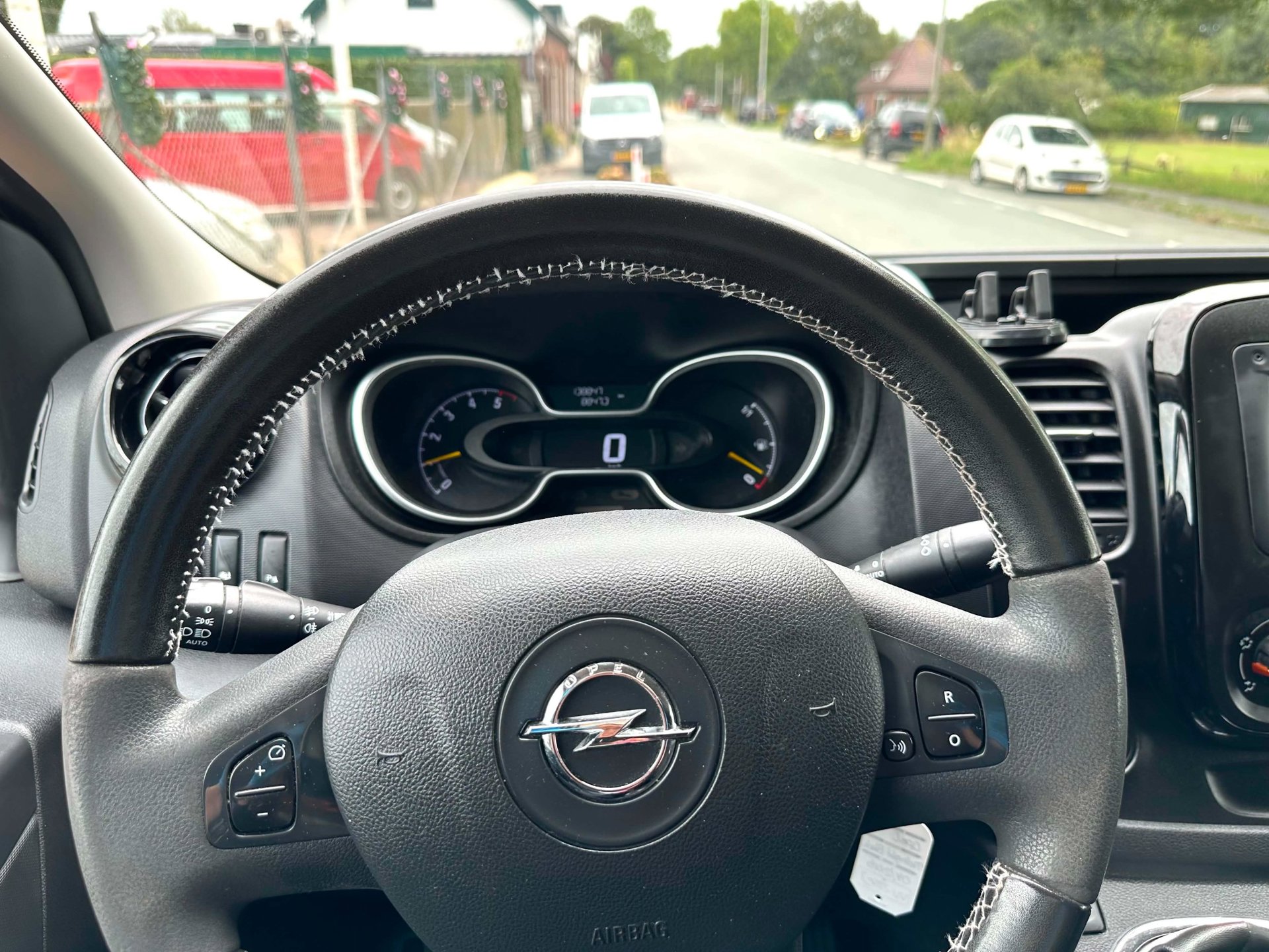 Foto van Opel Vivaro-b