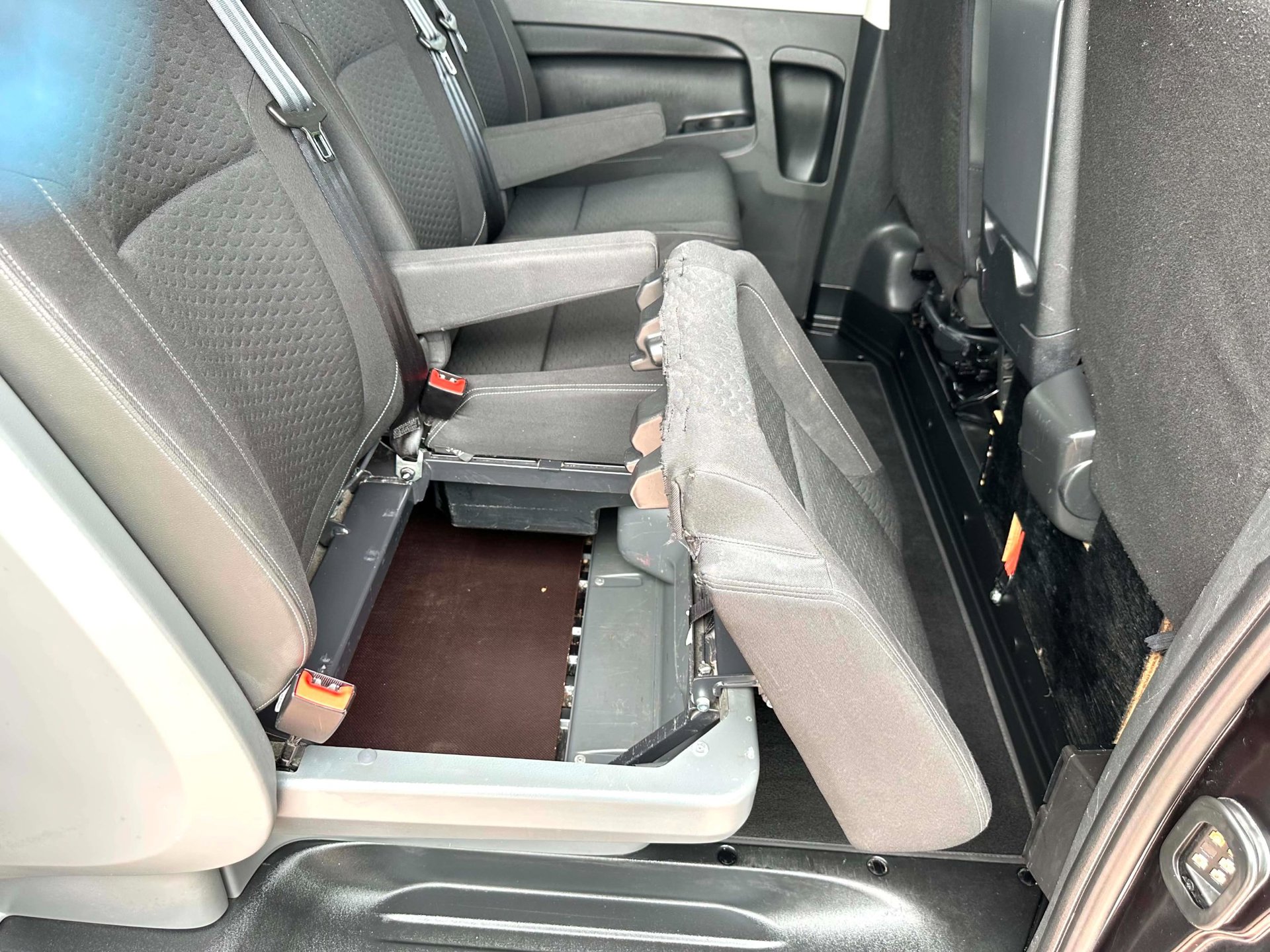 Foto van Opel Vivaro-b