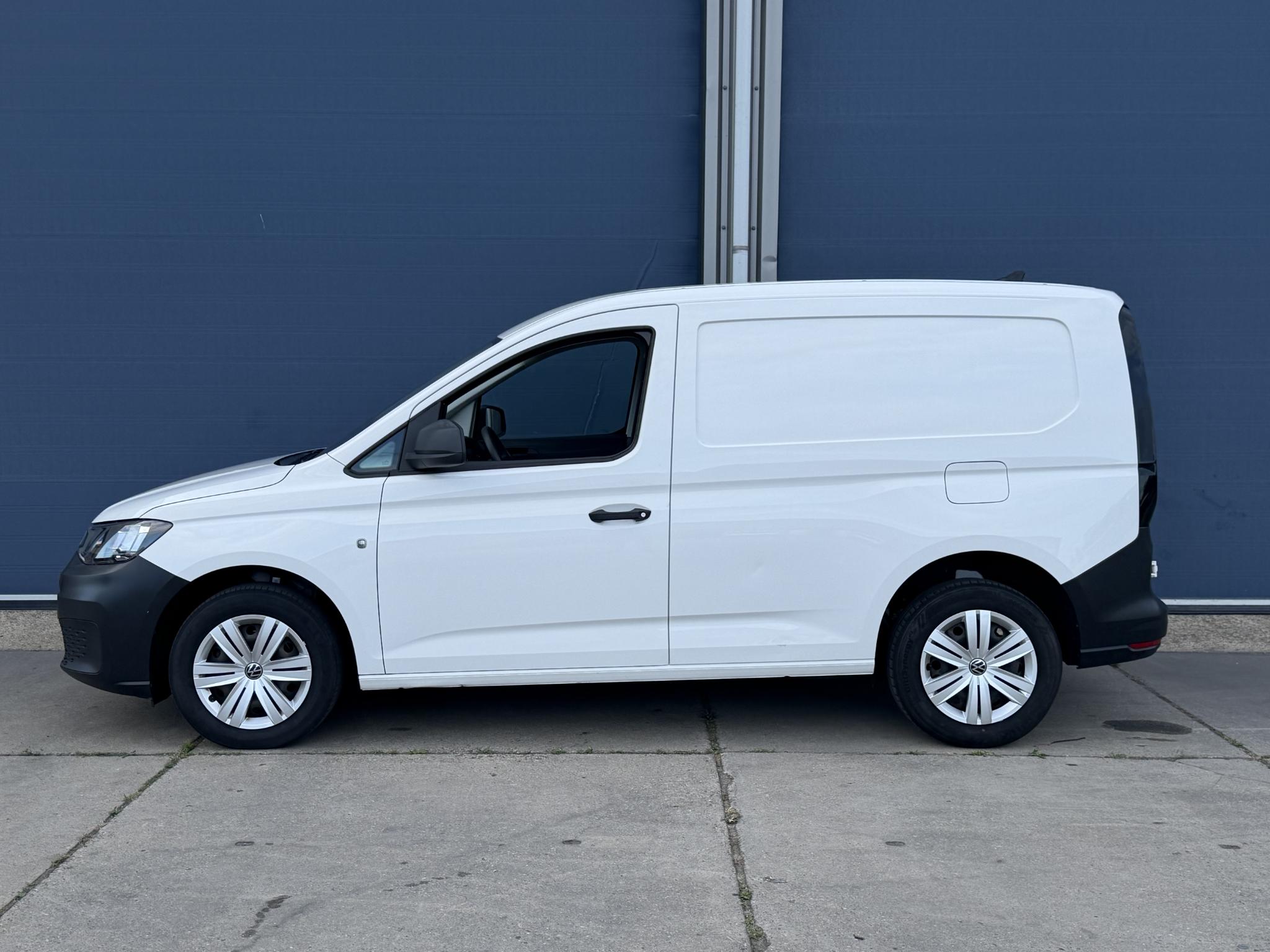 Foto van Volkswagen Caddy Modified Partition Wall