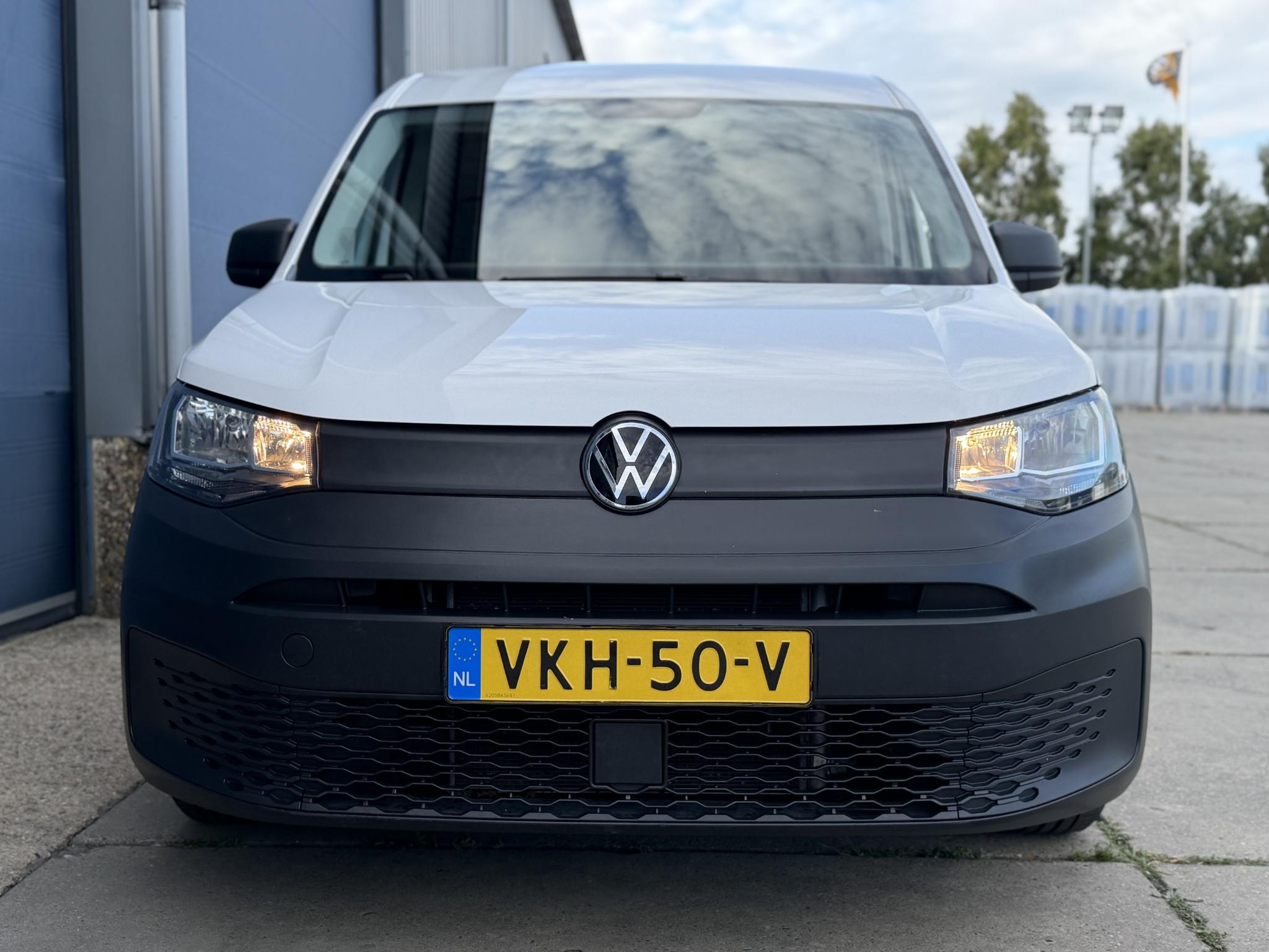 Foto van Volkswagen Caddy Modified Partition Wall