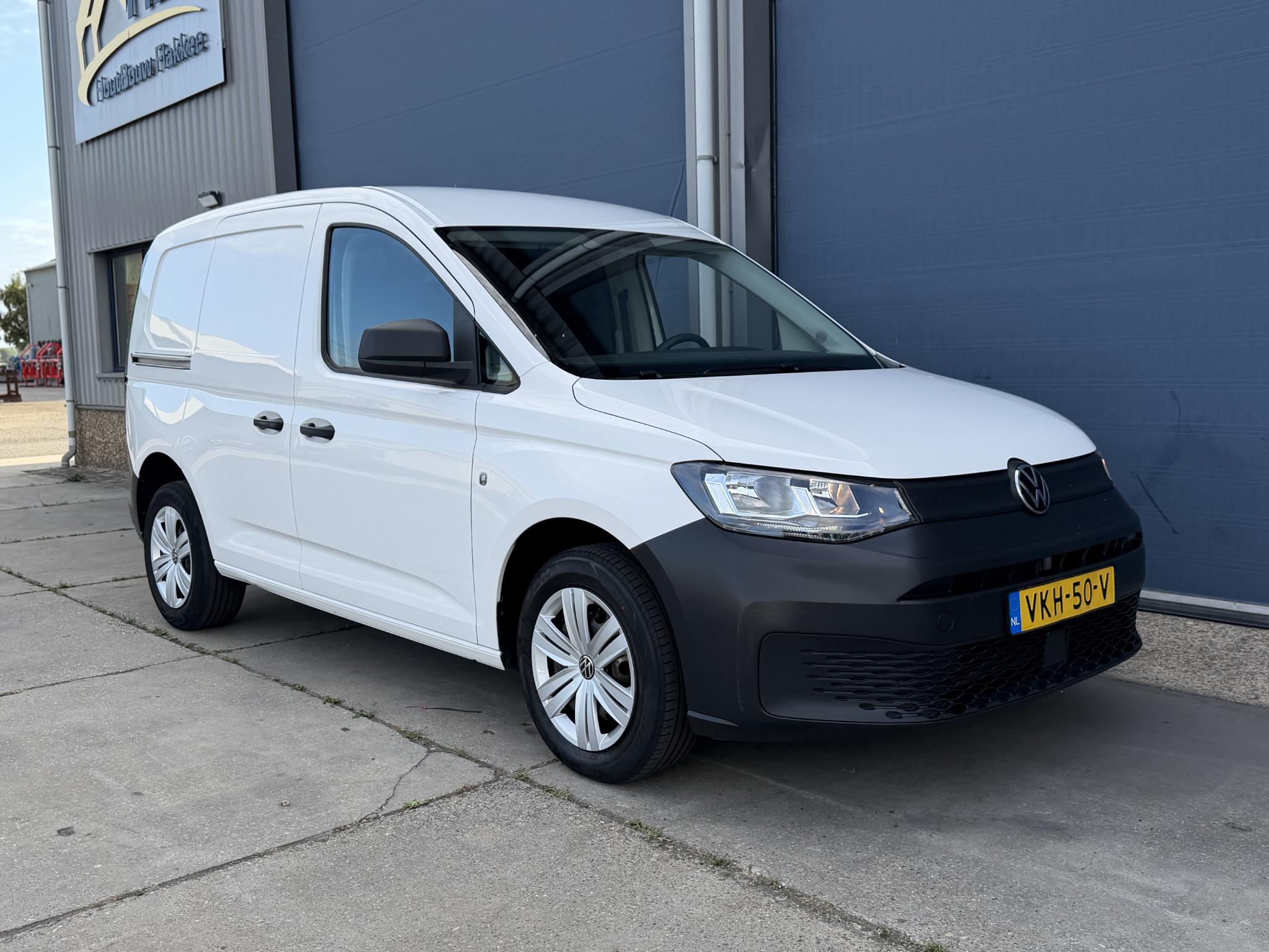 Foto van Volkswagen Caddy Modified Partition Wall