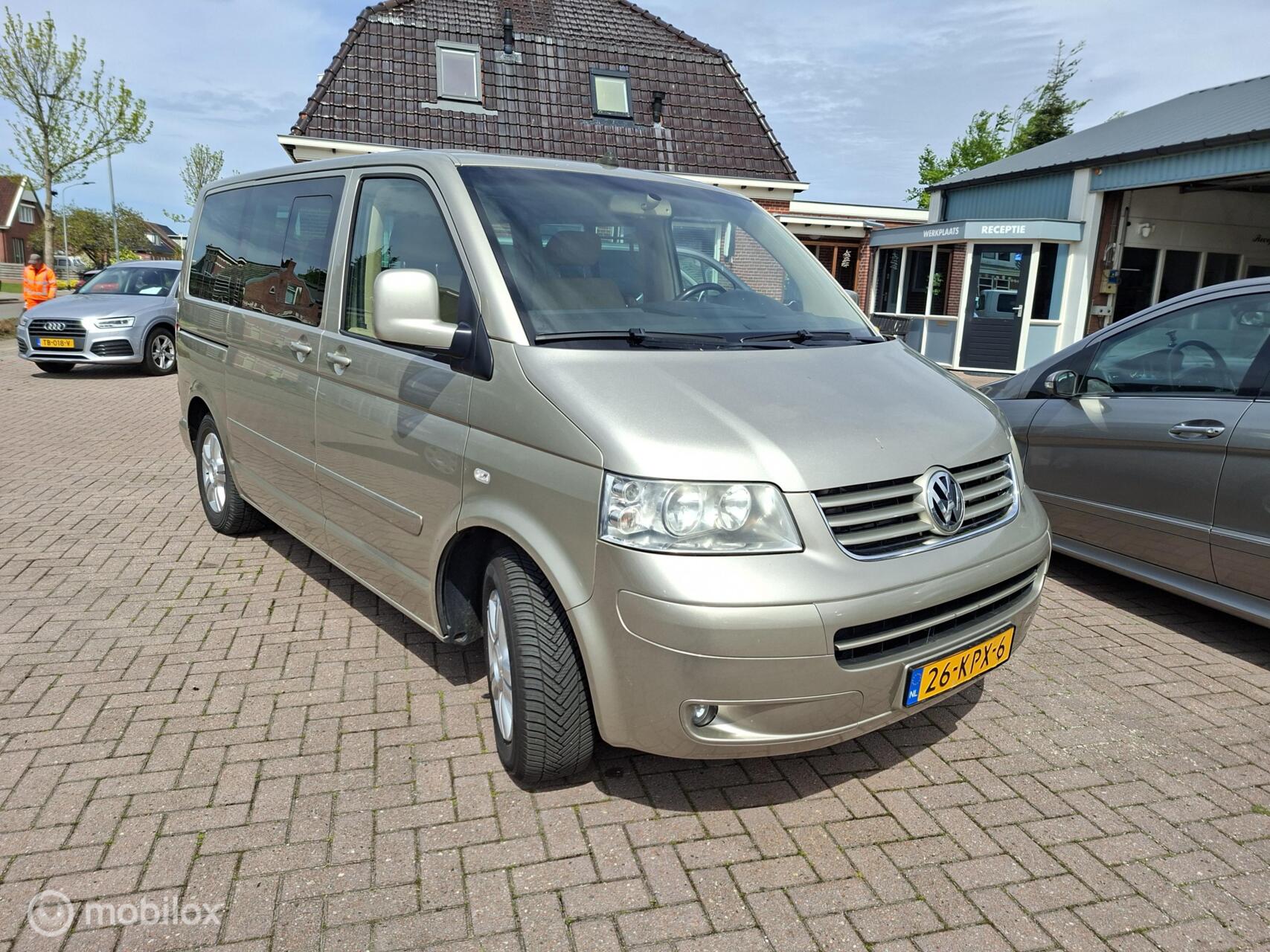Volkswagen Multivan 2.5 TDI Comfortline 2004 - voorkant