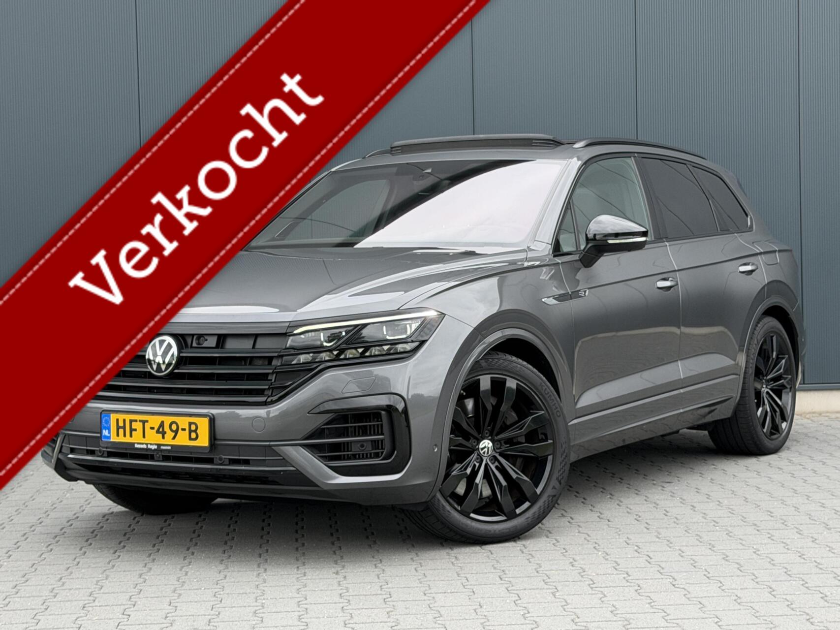 Volkswagen Touareg R 3.0 TSI 4MOTION R Pano - Hud - Nachtzicht - Softclose - Unieke Uitvoering 2020 - voorkant