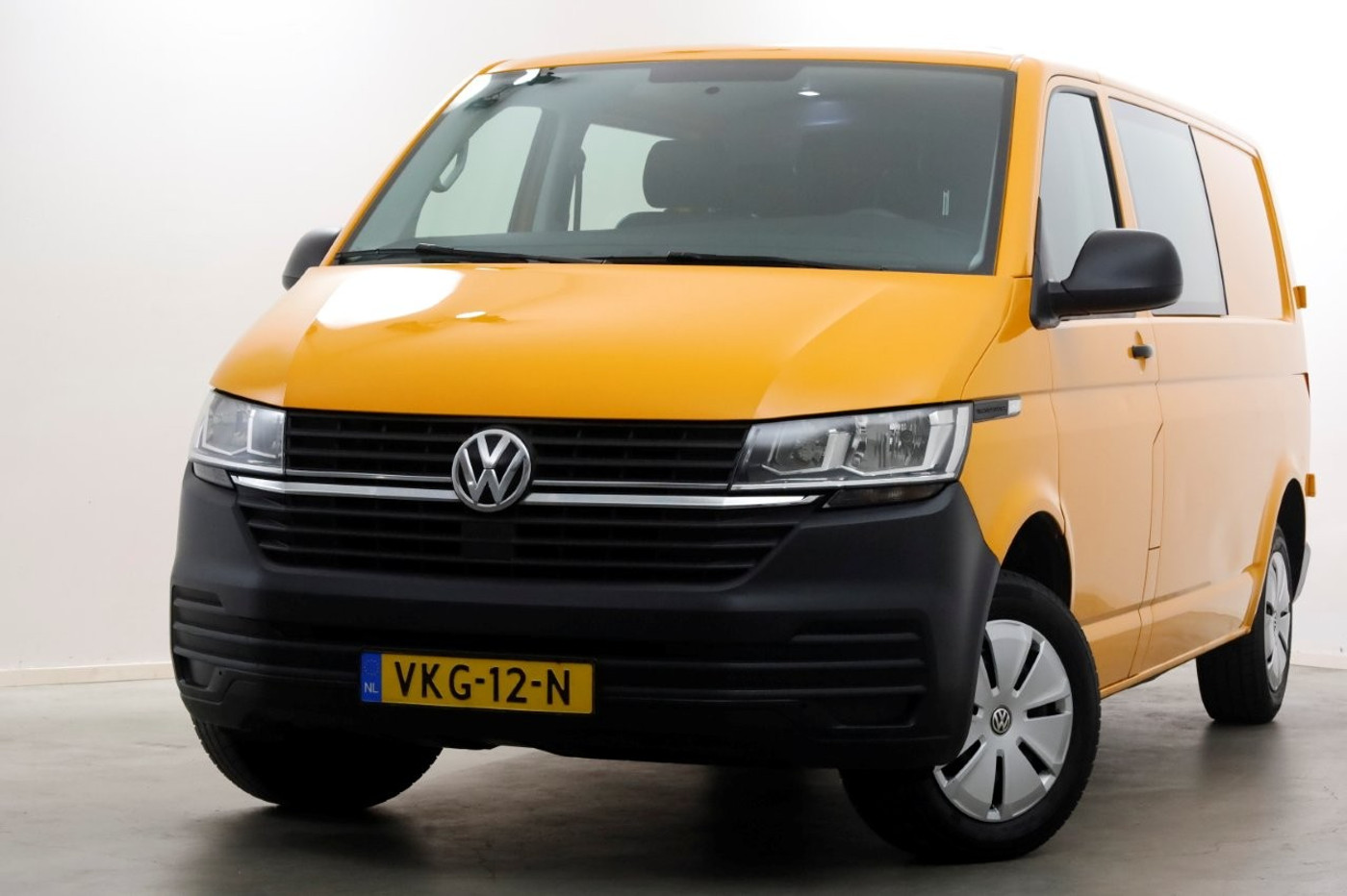 Volkswagen Transporter 2.0 TDI L2H1 DC 2021 - voorkant