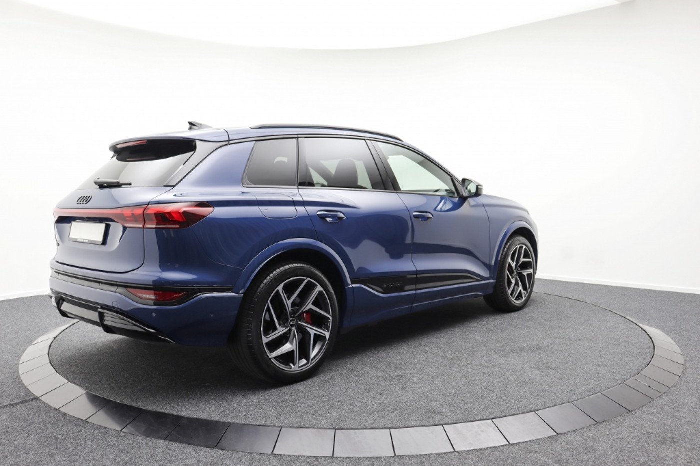 Foto van Audi Q6 Suv E-tron Quattro