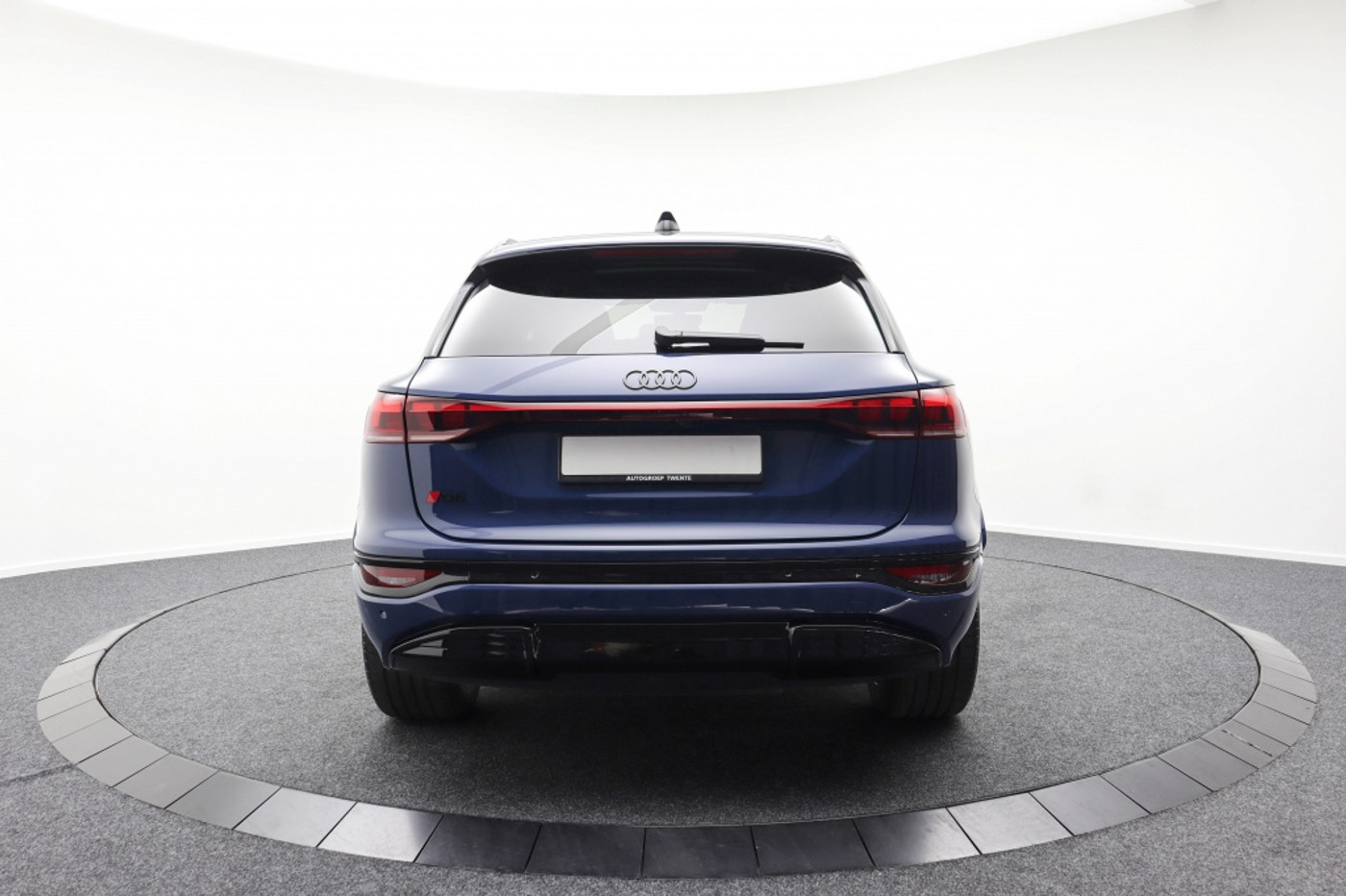 Foto van Audi Q6 Suv E-tron Quattro