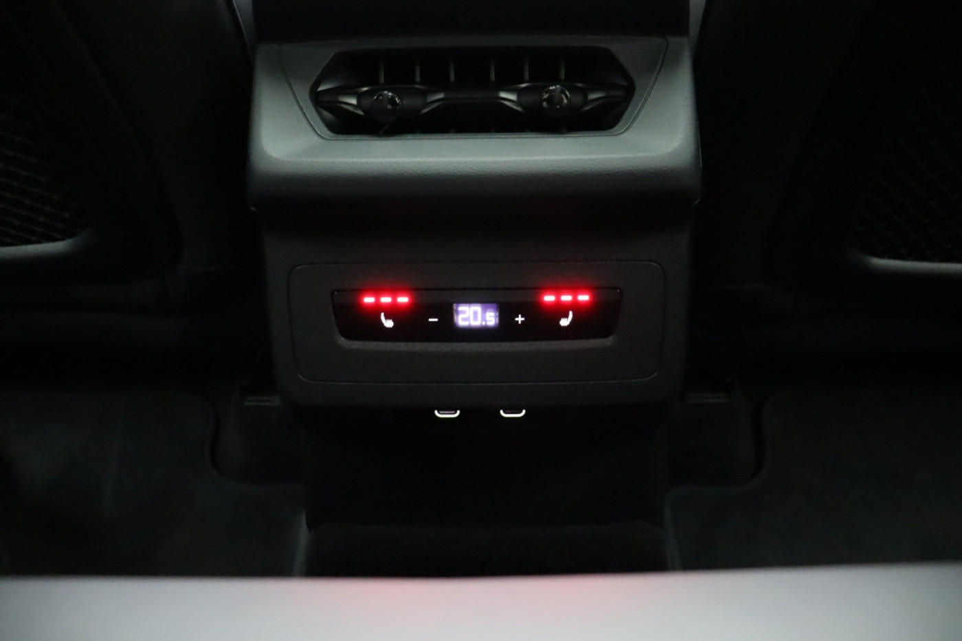 Foto van Audi Q6 Suv E-tron Quattro