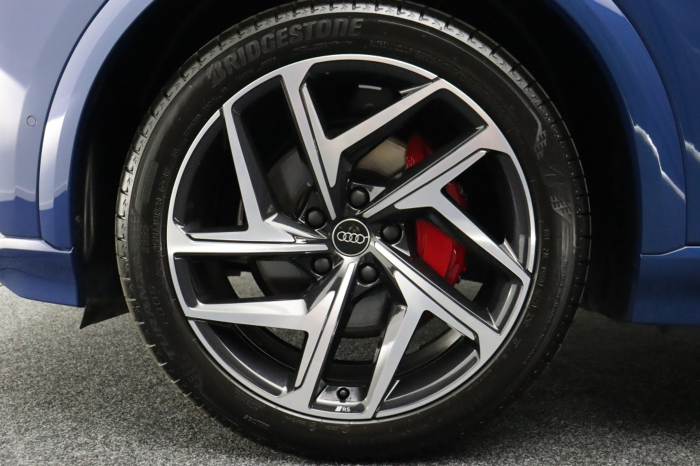 Foto van Audi Q6 Suv E-tron Quattro