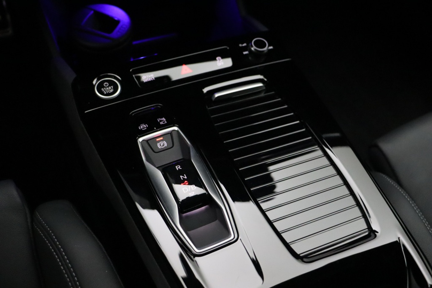 Foto van Audi Q6 Suv E-tron Quattro
