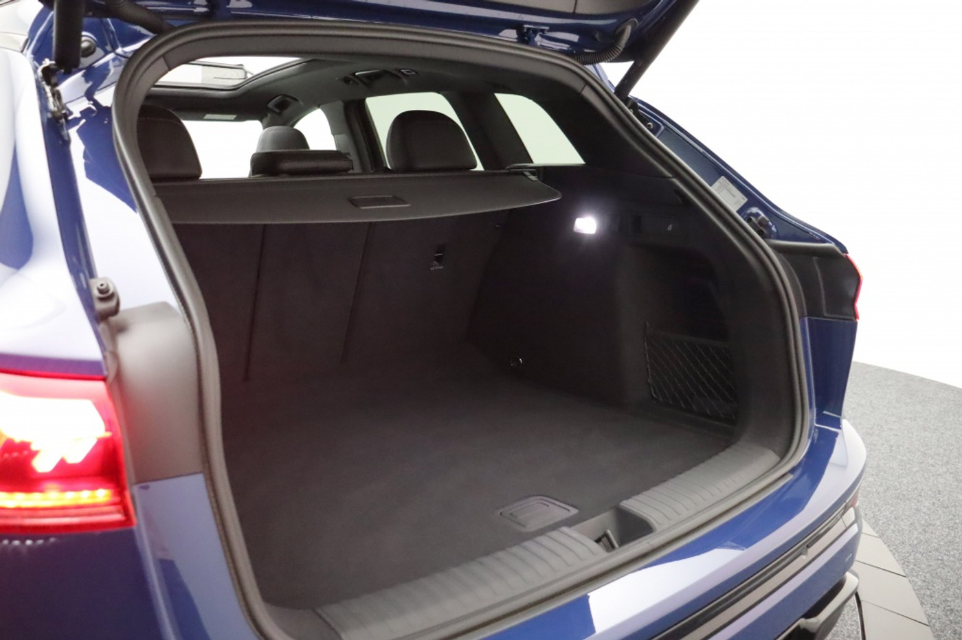 Foto van Audi Q6 Suv E-tron Quattro