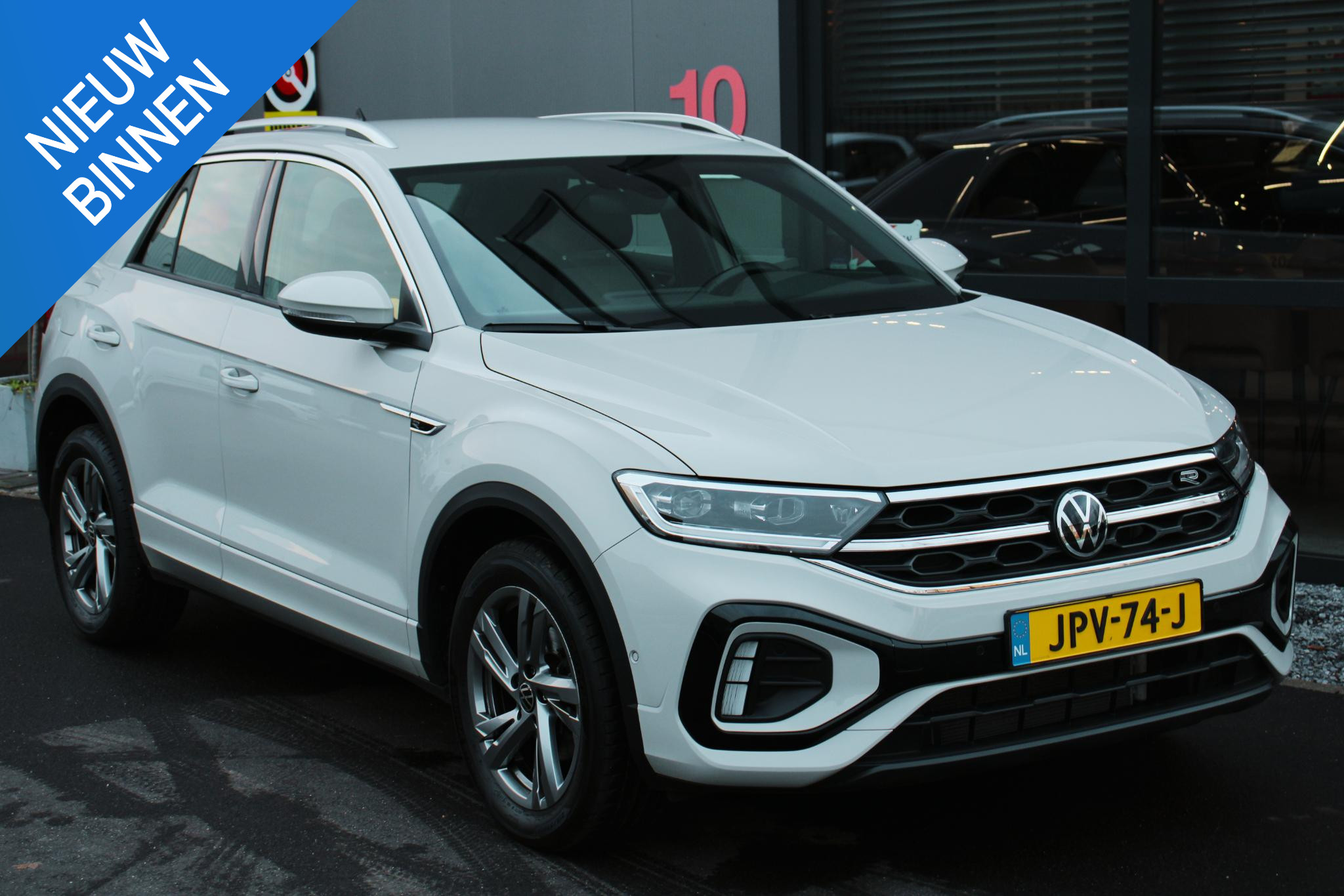 Volkswagen T-roc 1.0 TSI R-Line, 38DKM, WINTERPAKKET, LED, PDC 2024 - voorkant