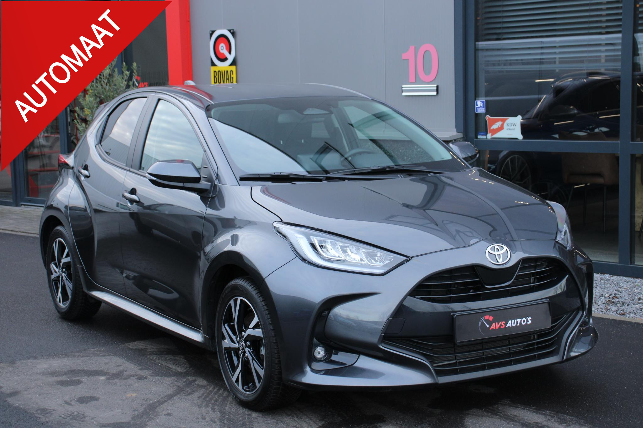Toyota Toyota Yaris 1.5 Hybrid 115PK, 2025, 14DKM, CAMERA, LED 2025 - voorkant