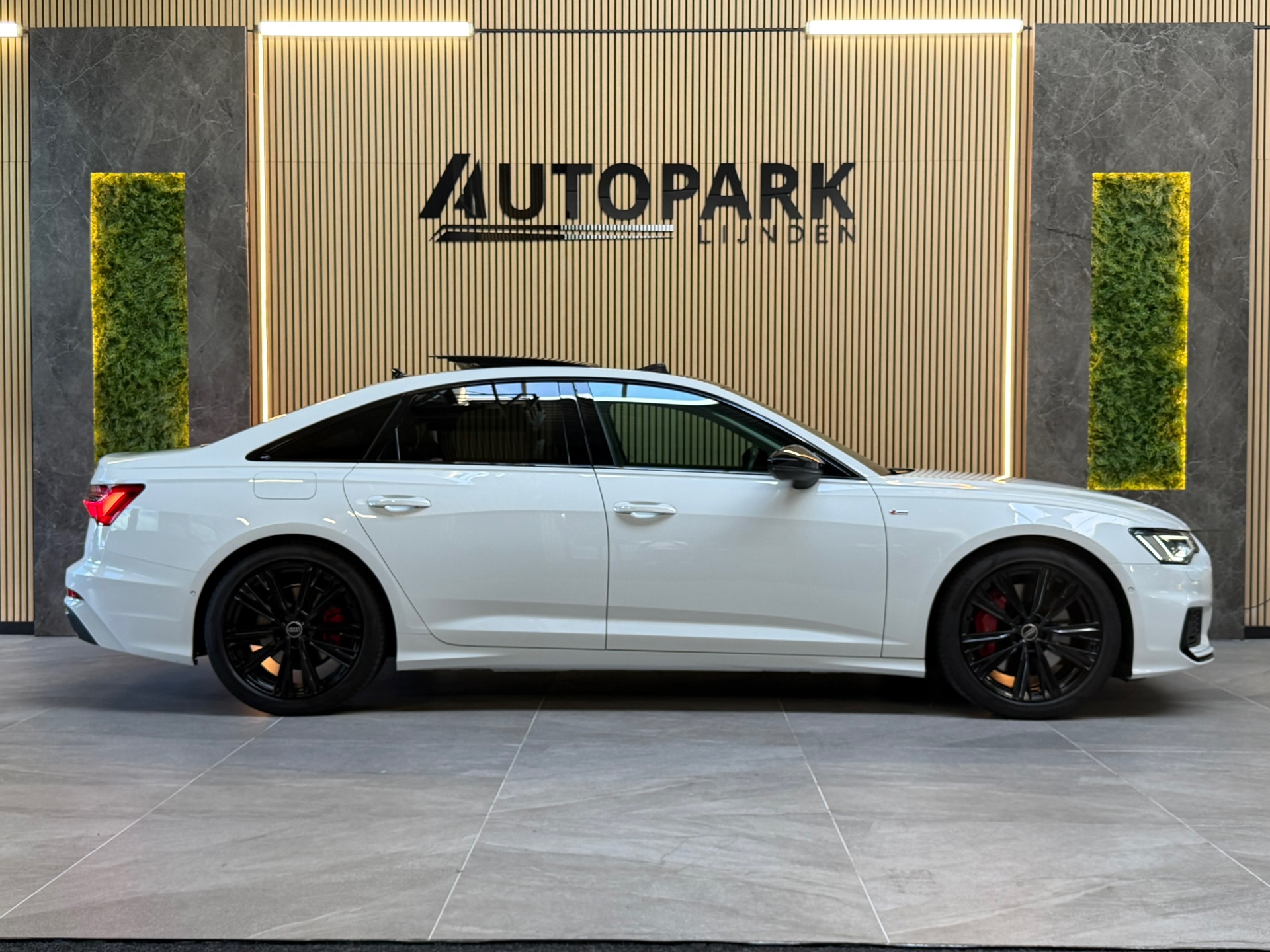 Foto van Audi A6 55 TFSI E