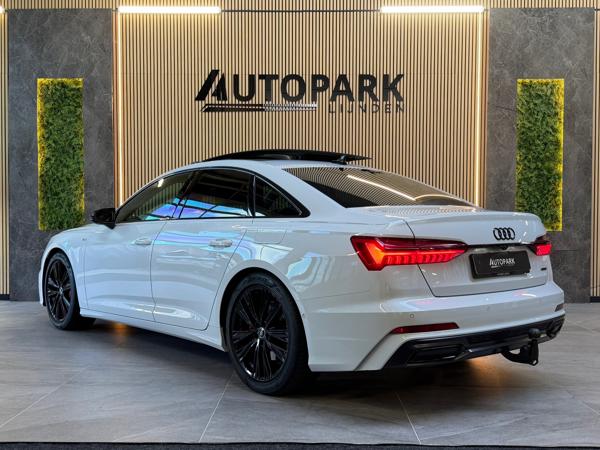 Foto van Audi A6 55 TFSI E