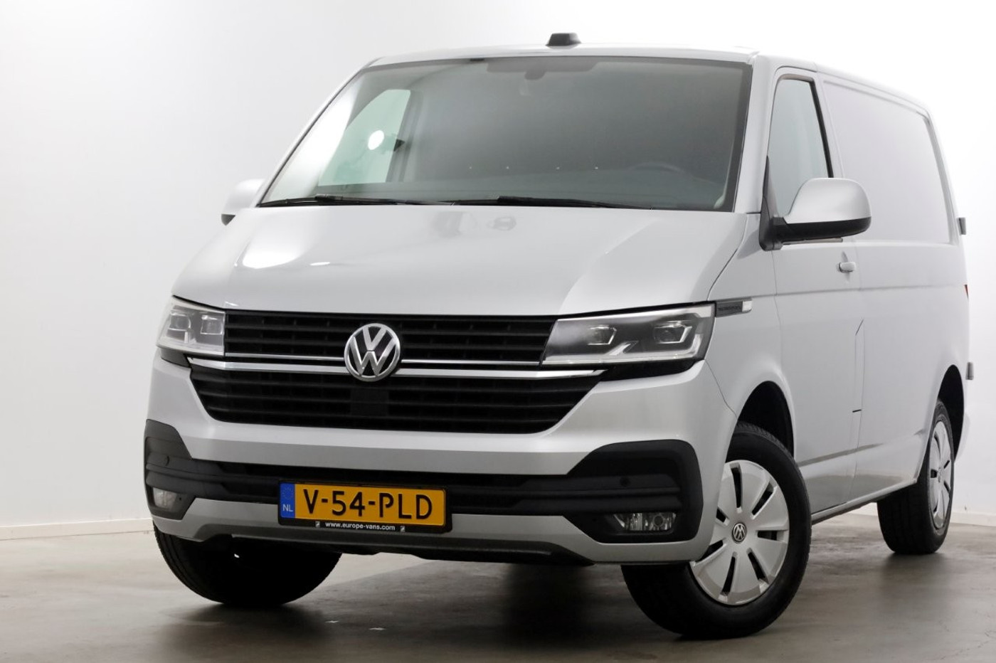 Volkswagen Transporter T6.1 2.0 TDI 150pk DSG-Automaat L1H1 LED/ACC/Navi/Camera 07-2023 2023 - voorkant