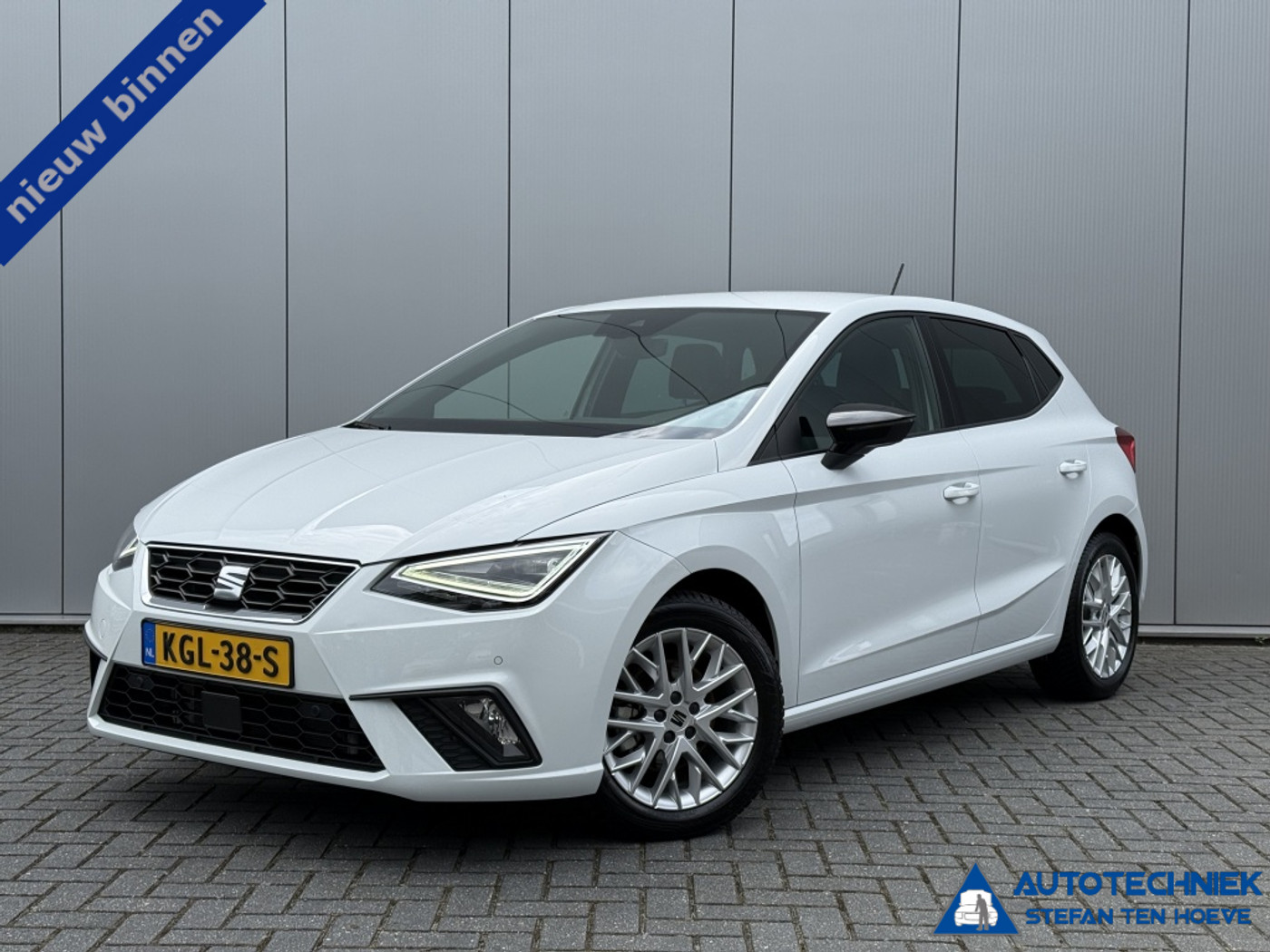 Seat Ibiza 1.5 FR style business Carplay Camera Automaat Acc 2025 - voorkant