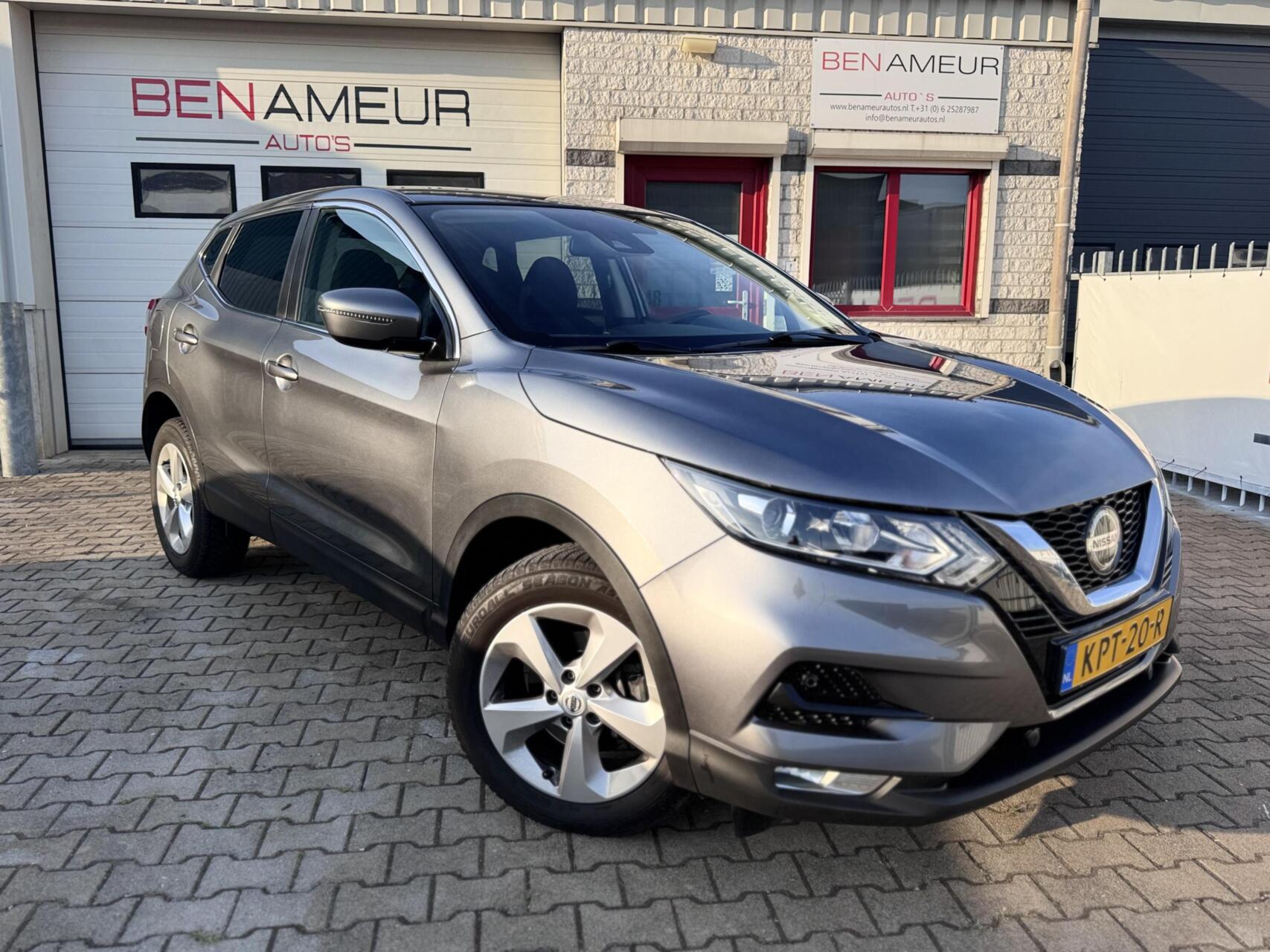 Nissan Qashqai 1.3 DIG-T N-Connecta Navi/ Camera 2020 - voorkant