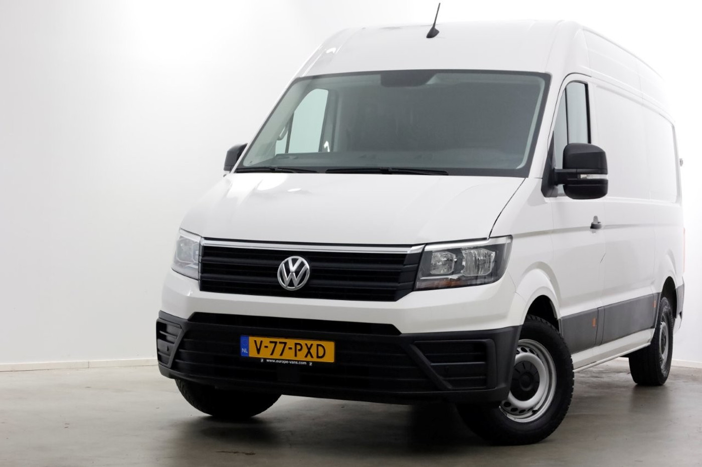 Volkswagen Crafter 35 2.0 TDI 140pk L3H3 (L2H2) Comfortline Airco/Camera/Carplay 12-2023 2023 - voorkant