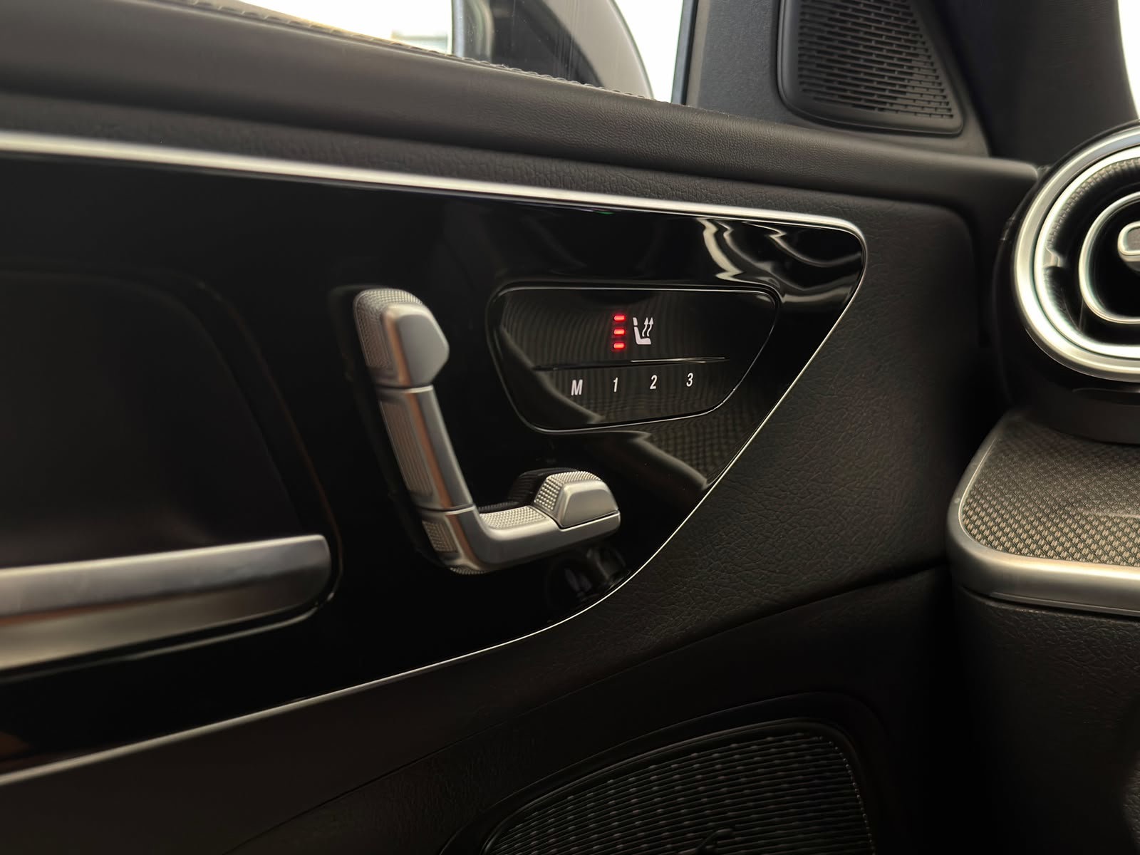 Foto van Mercedes-Benz C 300 E